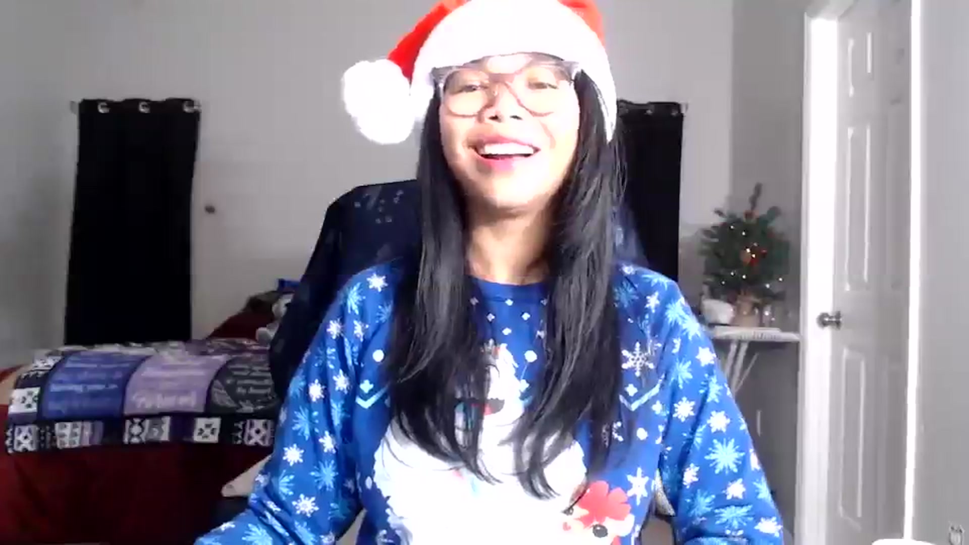 Gallery image thumbnail from Littlekai2025's myfreecams stream on, 12/19/2025, 03:08 image 10 of 20