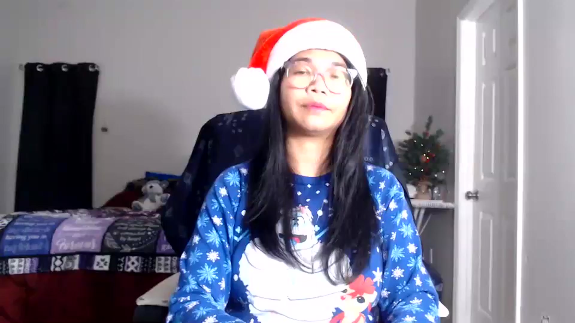Gallery image thumbnail from Littlekai2025's myfreecams stream on, 12/19/2025, 03:08 image 2 of 20