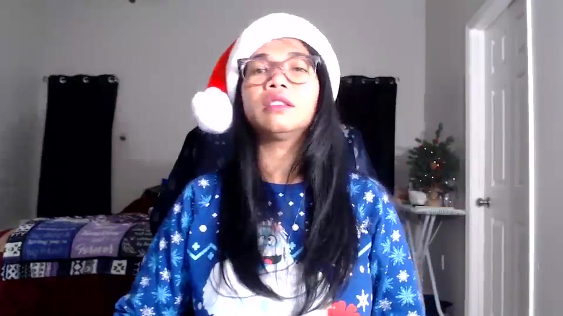 Gallery image thumbnail from Littlekai2025's myfreecams stream on, 12/19/2025, 03:08 image 14 of 20