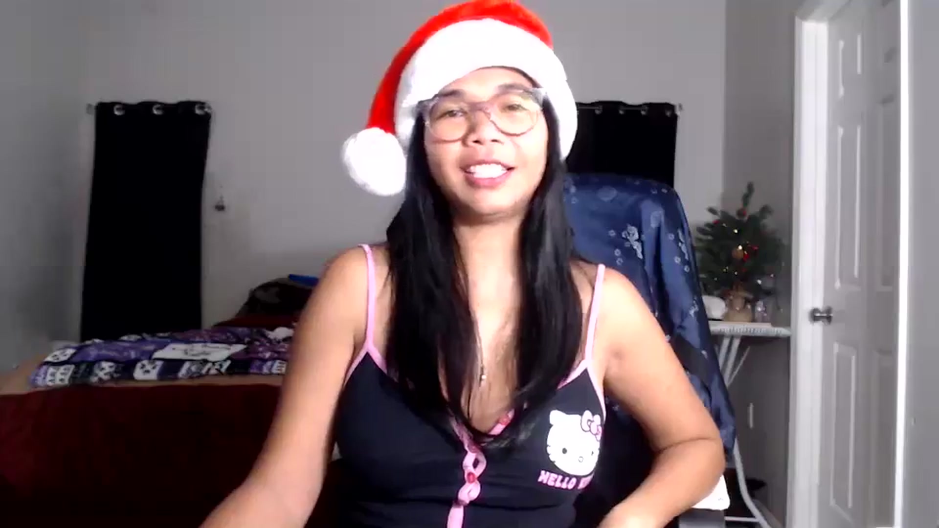 Gallery image thumbnail from Littlekai2025's myfreecams stream on, 12/20/2025, 03:45 image 12 of 20