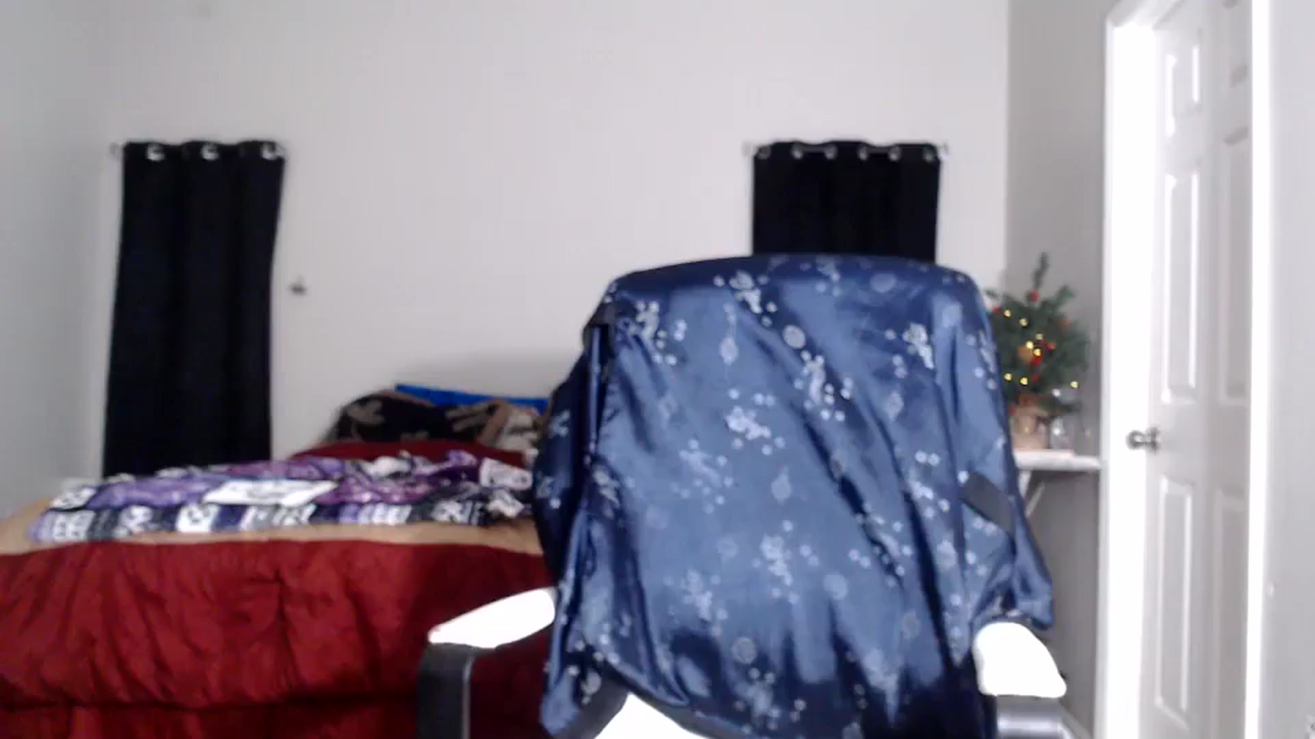 Gallery image thumbnail from Littlekai2025's myfreecams stream on, 12/20/2025, 03:45 image 10 of 20