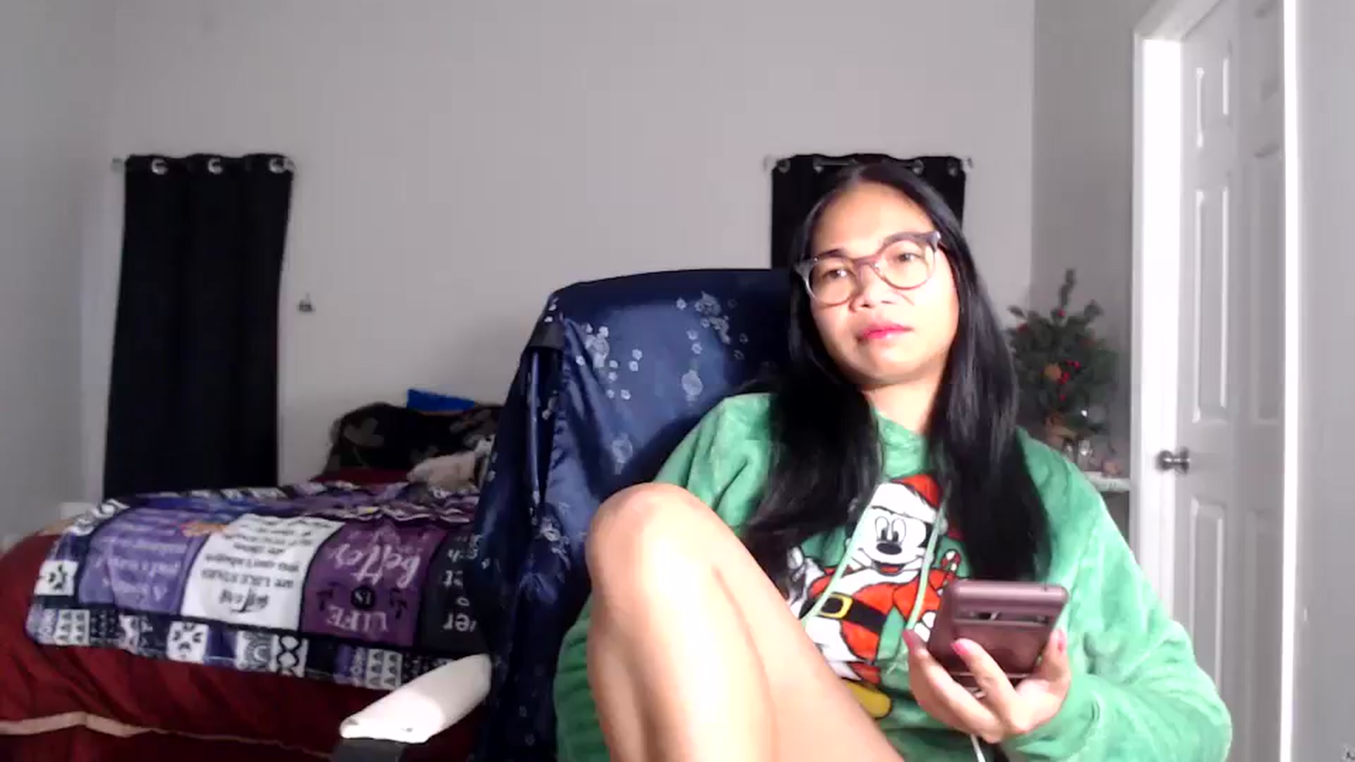 Gallery image thumbnail from Littlekai2025's myfreecams stream on, 12/21/2025, 24:54 image 1 of 20