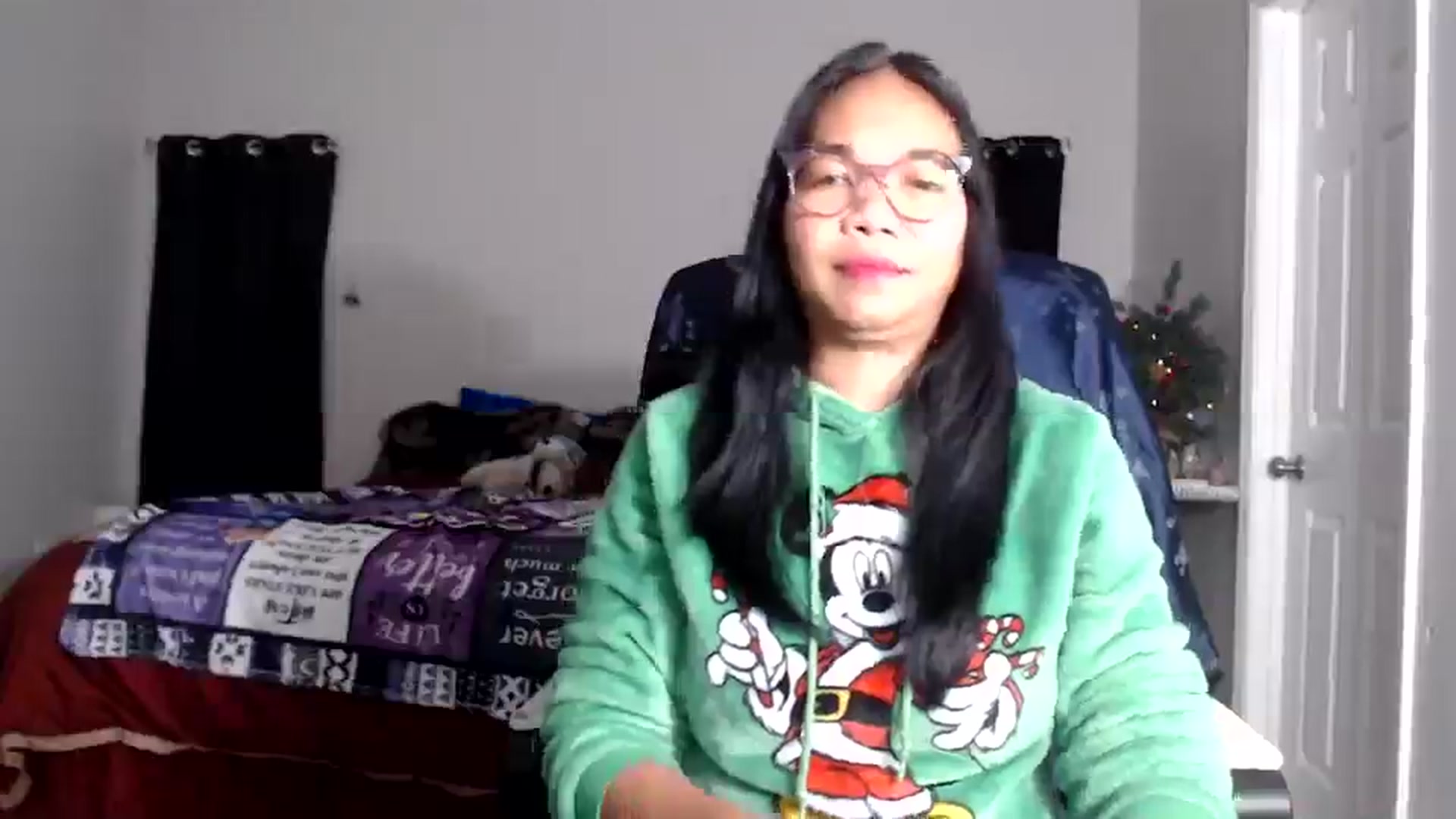 Gallery image thumbnail from Littlekai2025's myfreecams stream on, 12/21/2025, 24:54 image 16 of 20