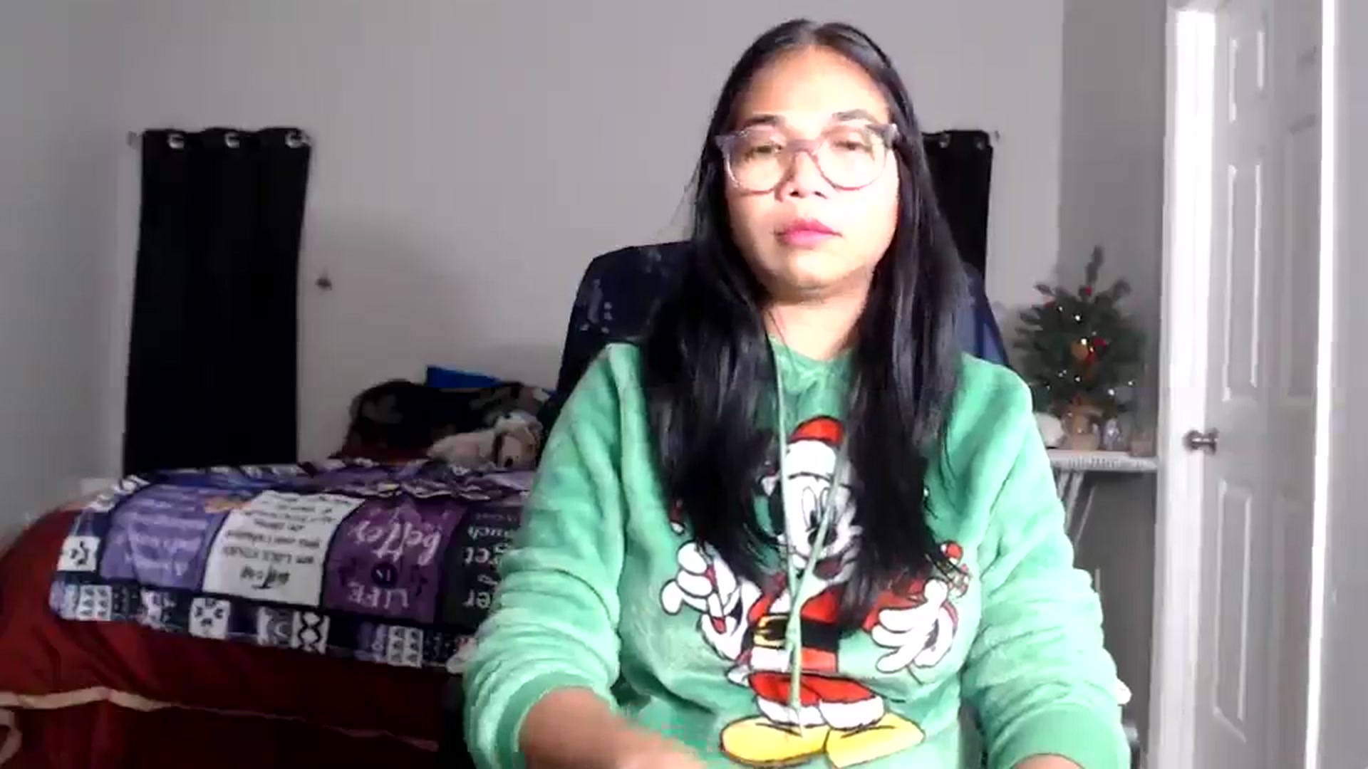 Gallery image thumbnail from Littlekai2025's myfreecams stream on, 12/21/2025, 24:54 image 13 of 20