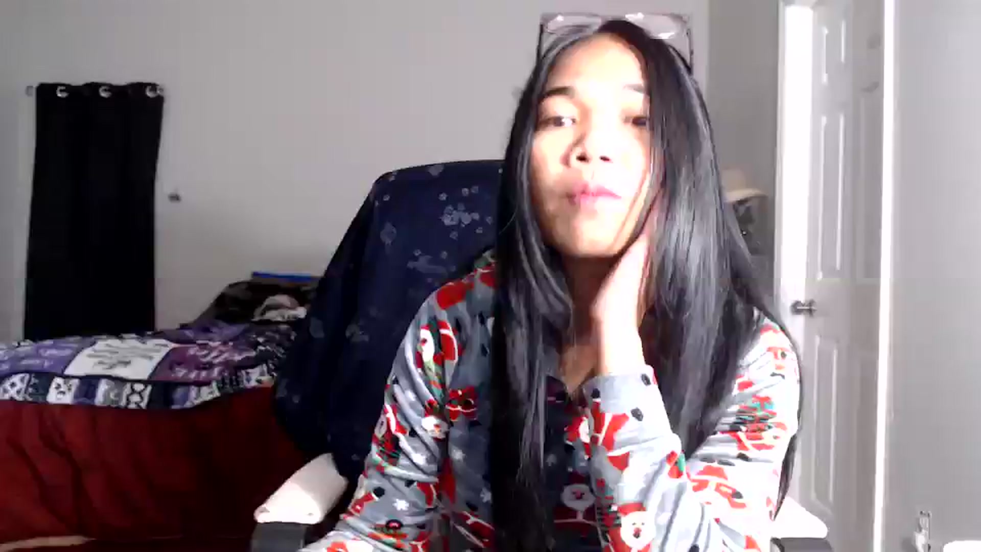 Gallery image thumbnail from Littlekai2025's myfreecams stream on, 12/23/2025, 03:46 image 12 of 20