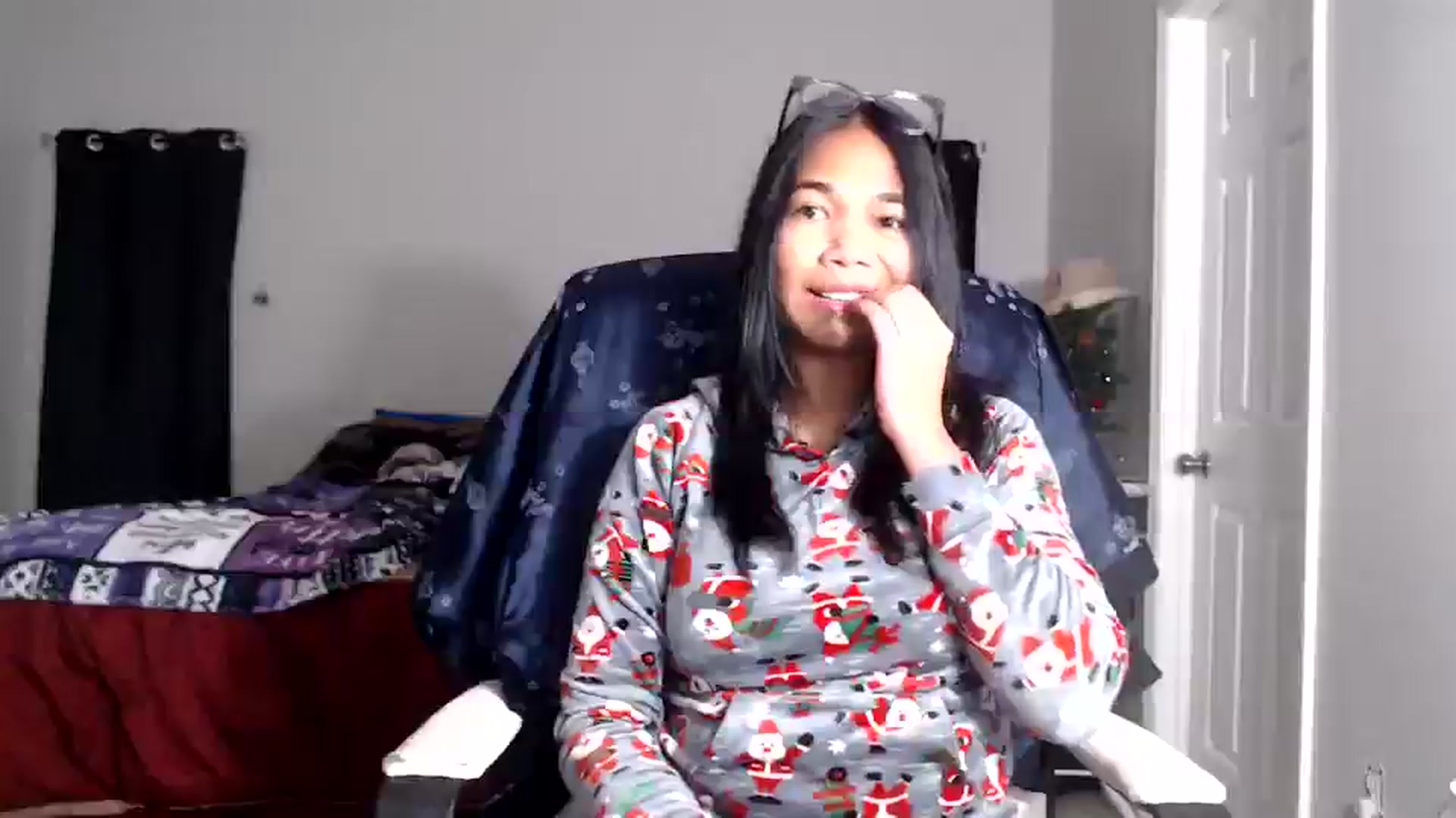 Gallery image thumbnail from Littlekai2025's myfreecams stream on, 12/23/2025, 03:46 image 13 of 20