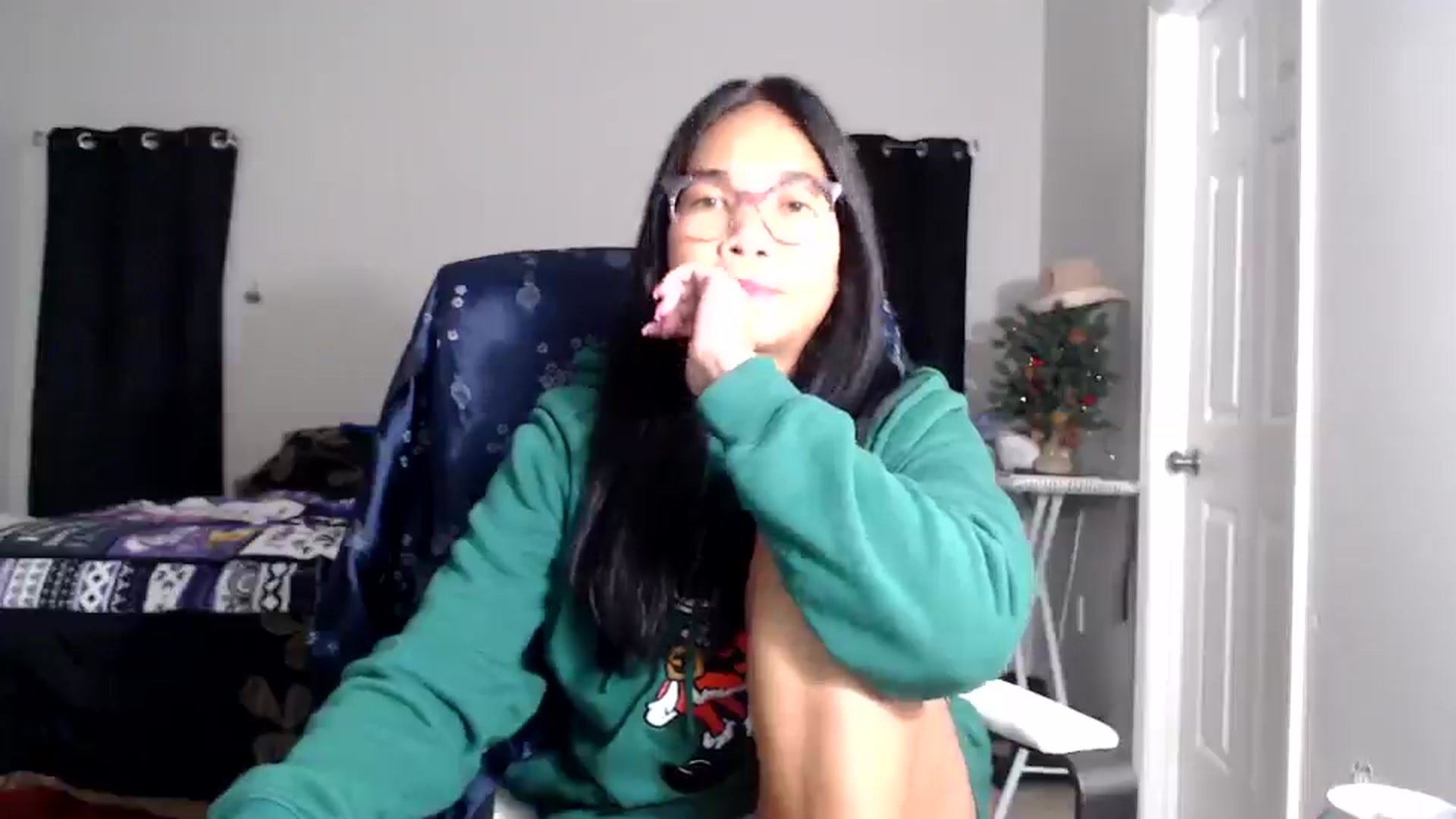 Gallery image thumbnail from Littlekai2025's myfreecams stream on, 12/24/2025, 01:27 image 13 of 20
