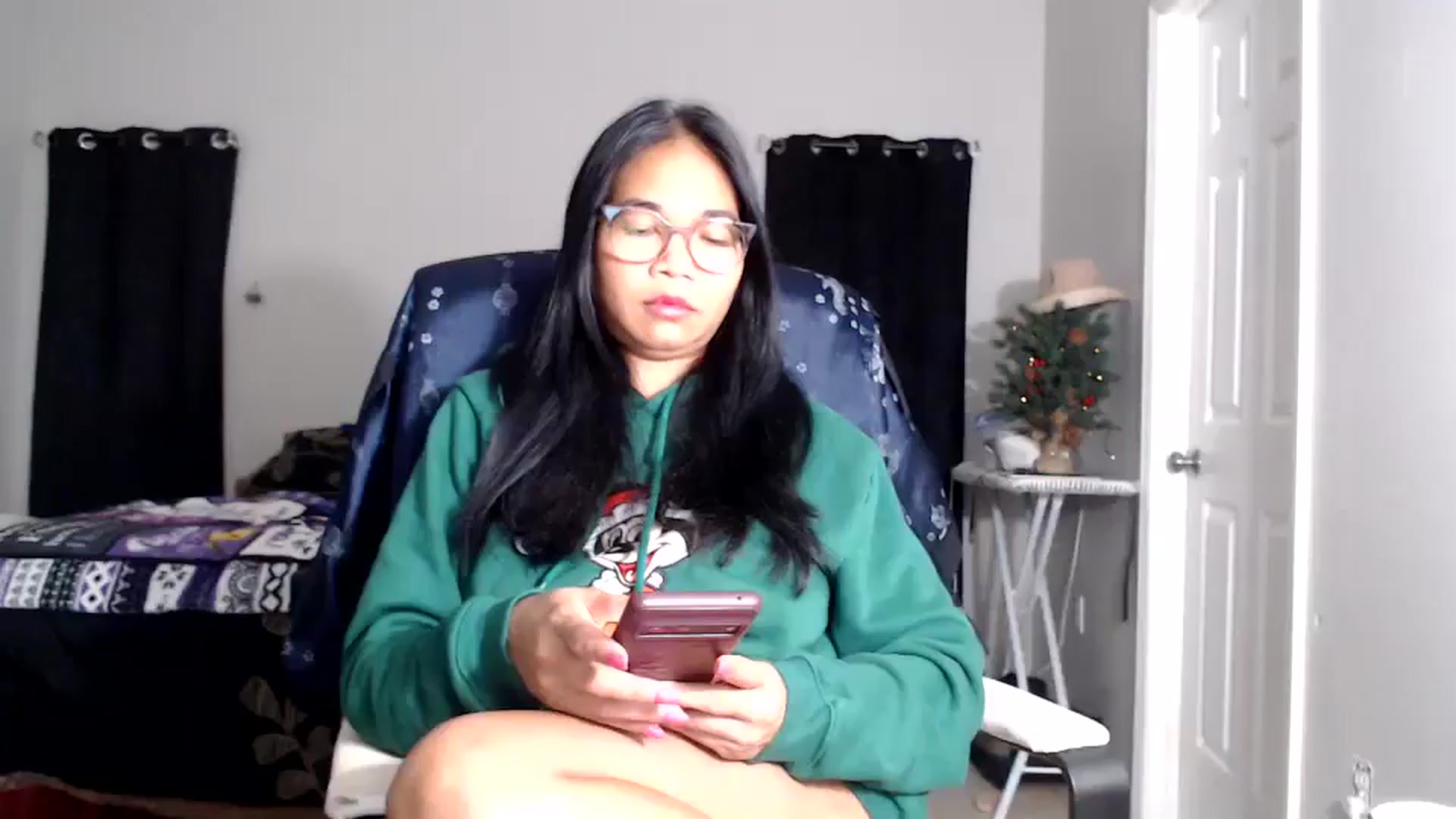 Gallery image thumbnail from Littlekai2025's myfreecams stream on, 12/24/2025, 01:27 image 1 of 20