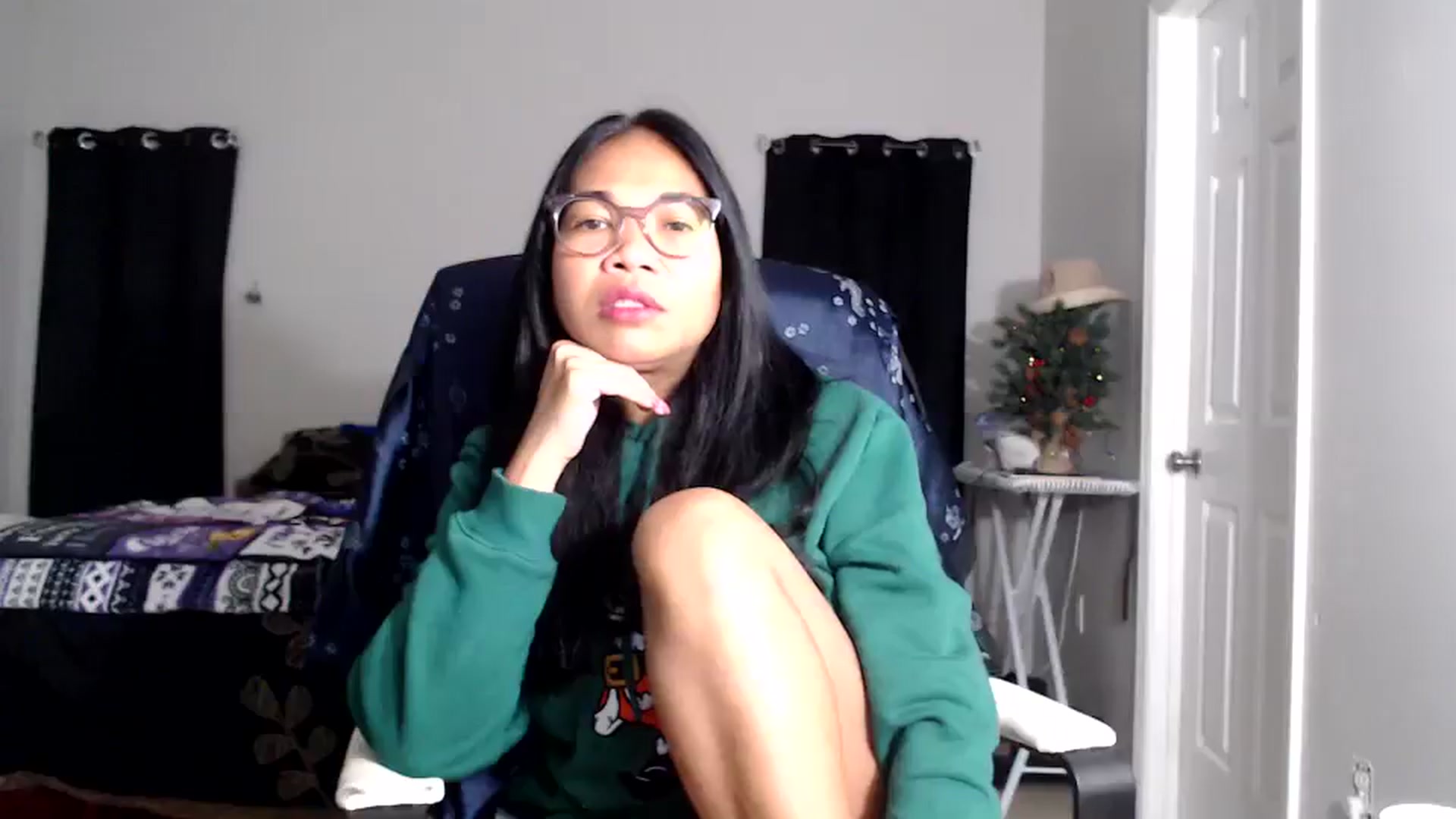 Gallery image thumbnail from Littlekai2025's myfreecams stream on, 12/24/2025, 01:27 image 18 of 20