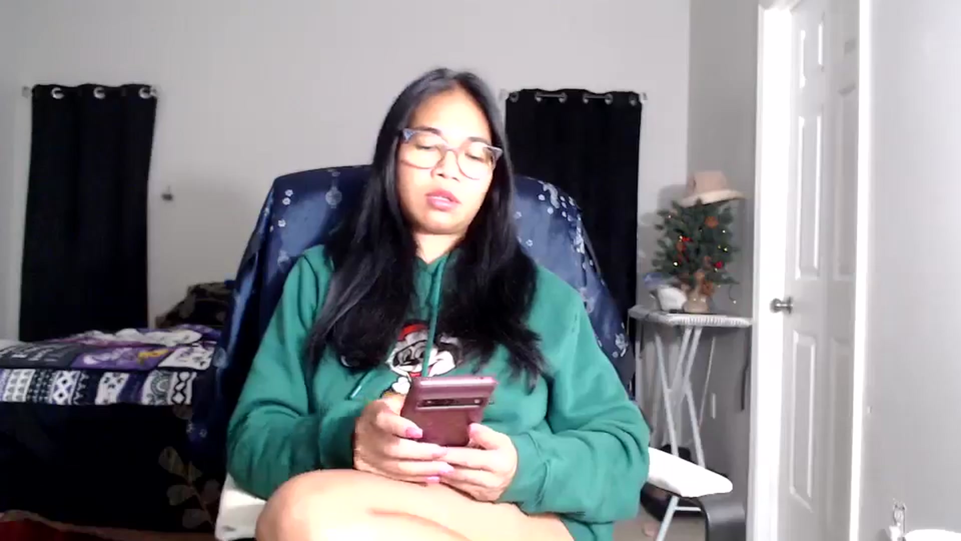 Gallery image thumbnail from Littlekai2025's myfreecams stream on, 12/24/2025, 01:27 image 2 of 20