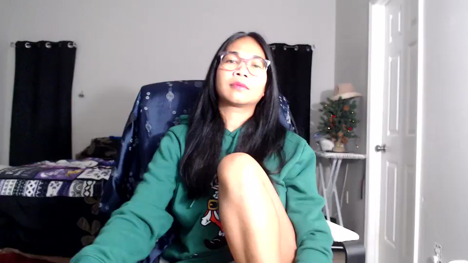 Gallery image thumbnail from Littlekai2025's myfreecams stream on, 12/24/2025, 01:27 image 16 of 20