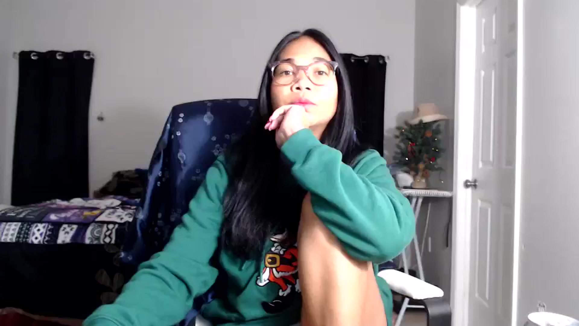 Gallery image thumbnail from Littlekai2025's myfreecams stream on, 12/24/2025, 01:27 image 11 of 20