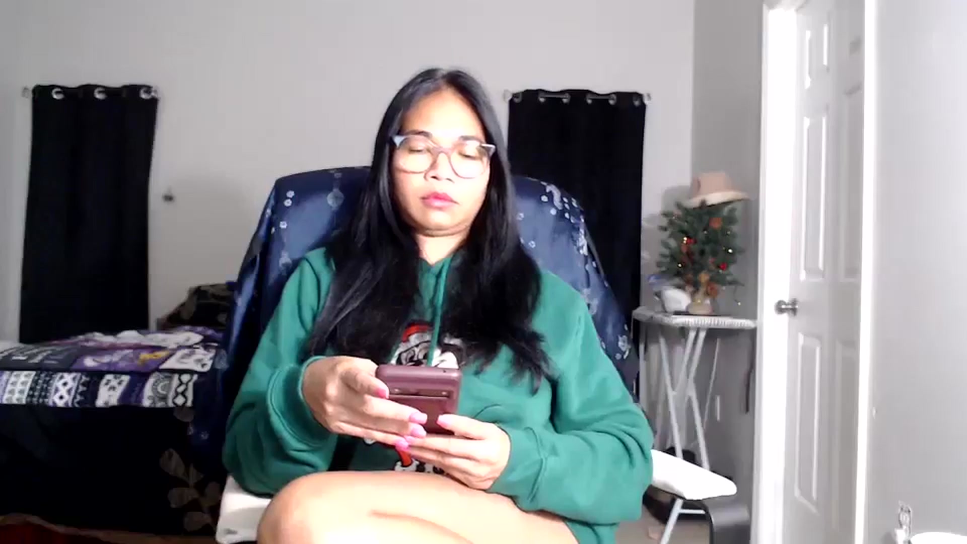 Gallery image thumbnail from Littlekai2025's myfreecams stream on, 12/24/2025, 01:27 image 4 of 20