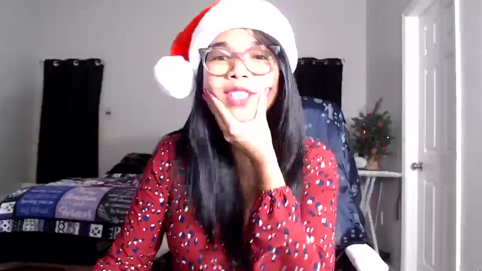 Gallery image thumbnail from Littlekai2025's myfreecams stream on, 12/25/2025, 02:24 image 8 of 20