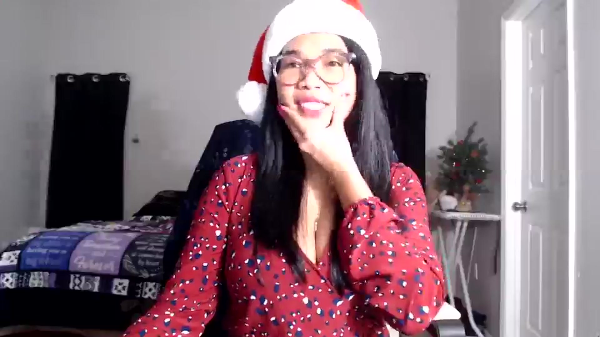 Gallery image thumbnail from Littlekai2025's myfreecams stream on, 12/25/2025, 02:24 image 10 of 20