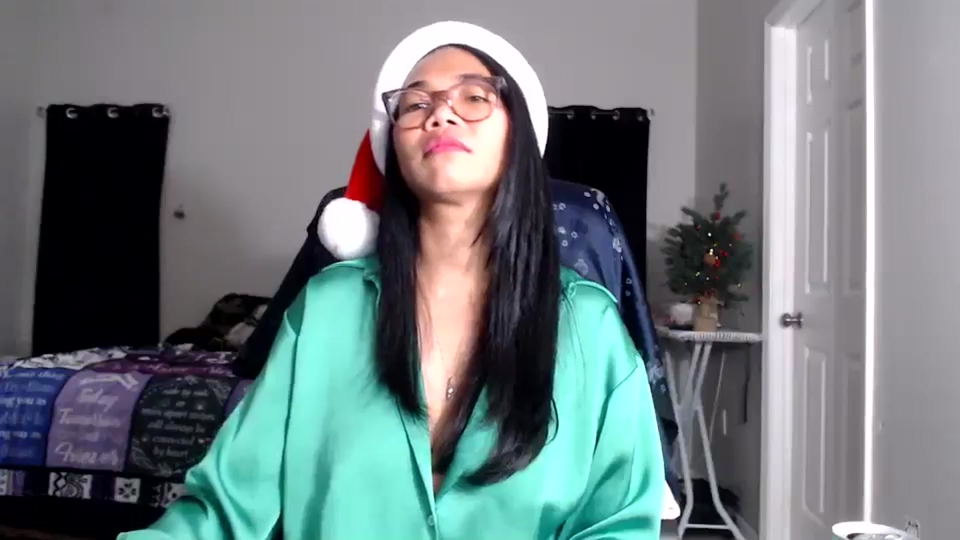 Gallery image thumbnail from Littlekai2025's myfreecams stream on, 12/26/2025, 01:52 image 20 of 20