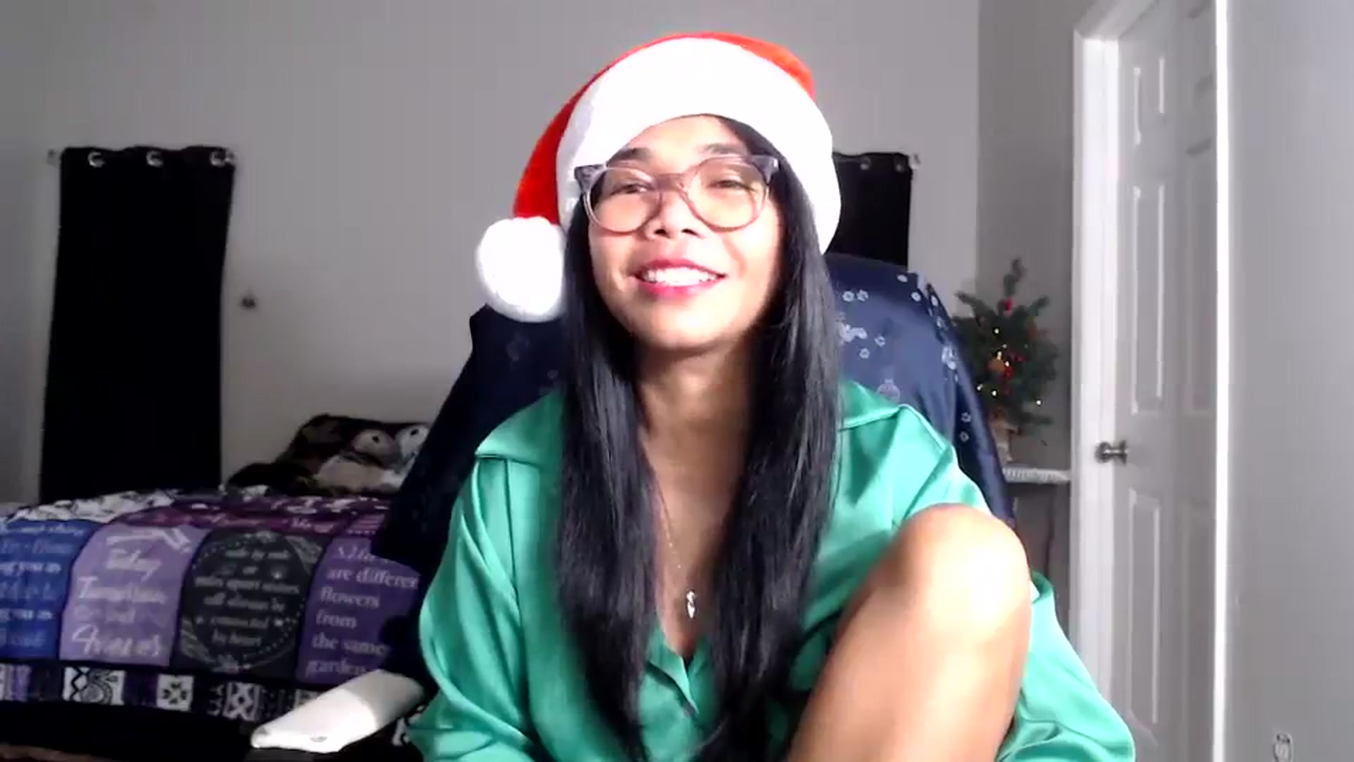 Gallery image thumbnail from Littlekai2025's myfreecams stream on, 12/26/2025, 01:52 image 8 of 20