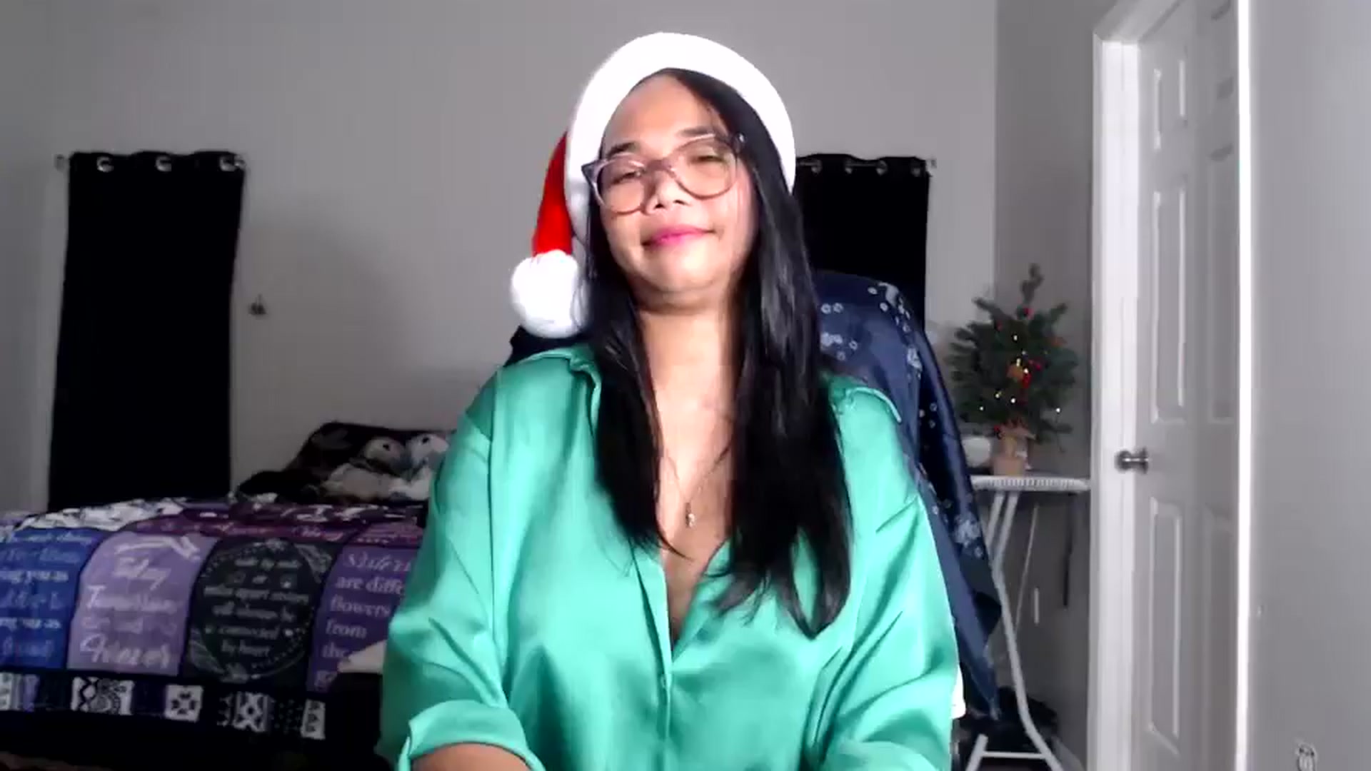 Gallery image thumbnail from Littlekai2025's myfreecams stream on, 12/26/2025, 01:52 image 18 of 20