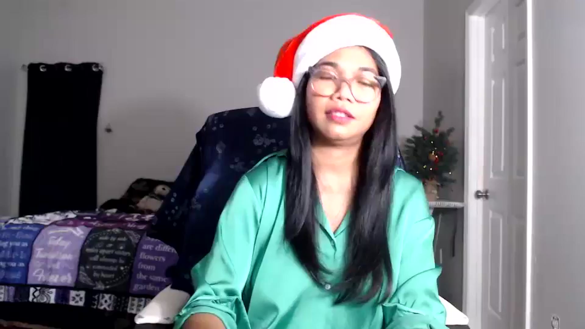 Gallery image thumbnail from Littlekai2025's myfreecams stream on, 12/26/2025, 01:52 image 11 of 20