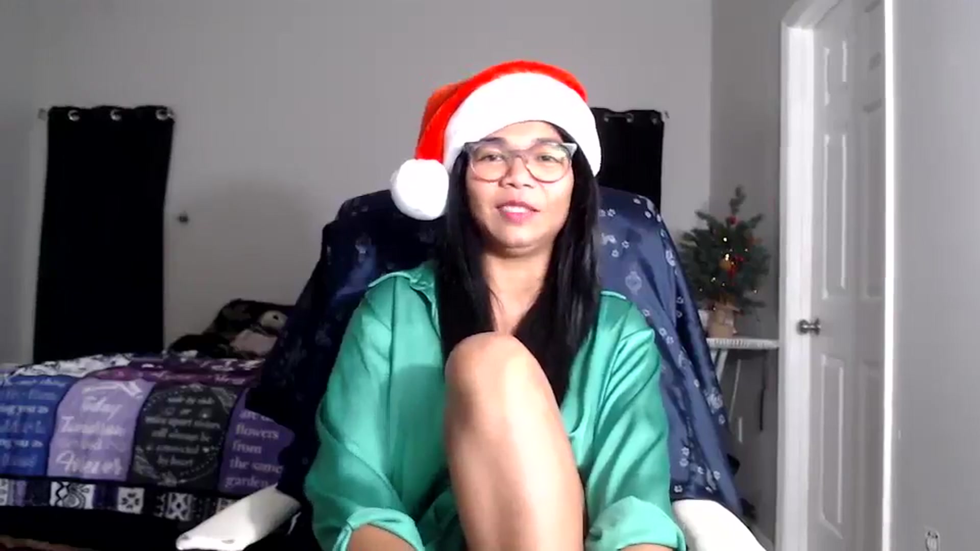 Gallery image thumbnail from Littlekai2025's myfreecams stream on, 12/26/2025, 01:52 image 5 of 20
