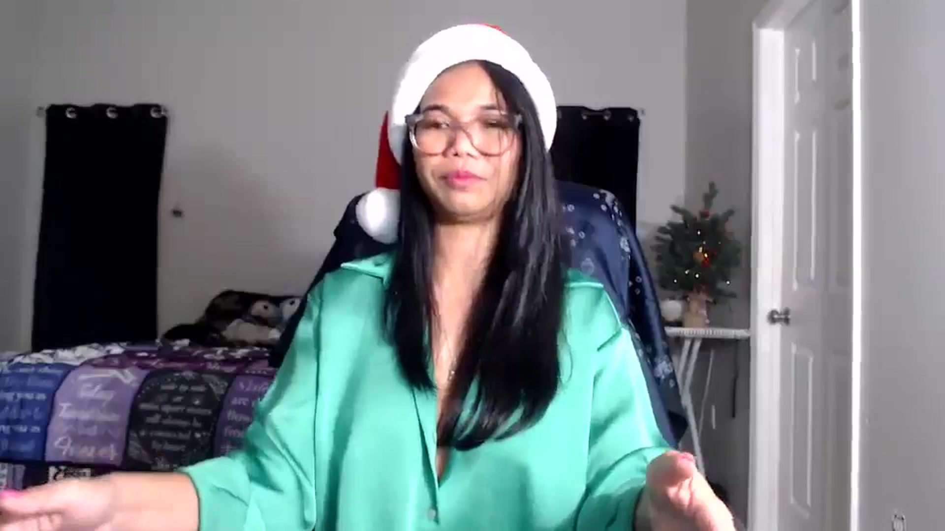 Gallery image thumbnail from Littlekai2025's myfreecams stream on, 12/26/2025, 01:52 image 19 of 20