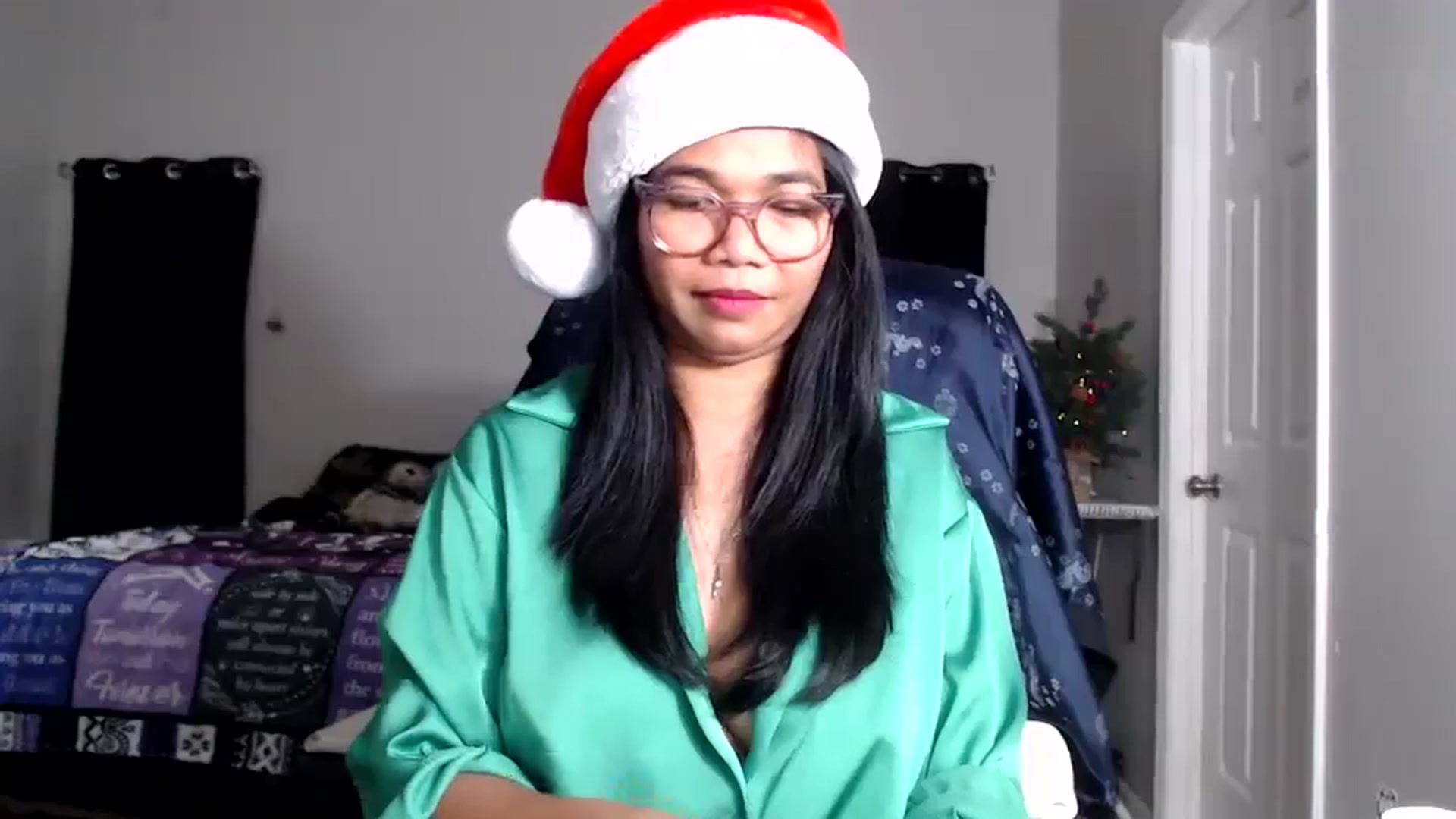 Gallery image thumbnail from Littlekai2025's myfreecams stream on, 12/26/2025, 01:52 image 16 of 20