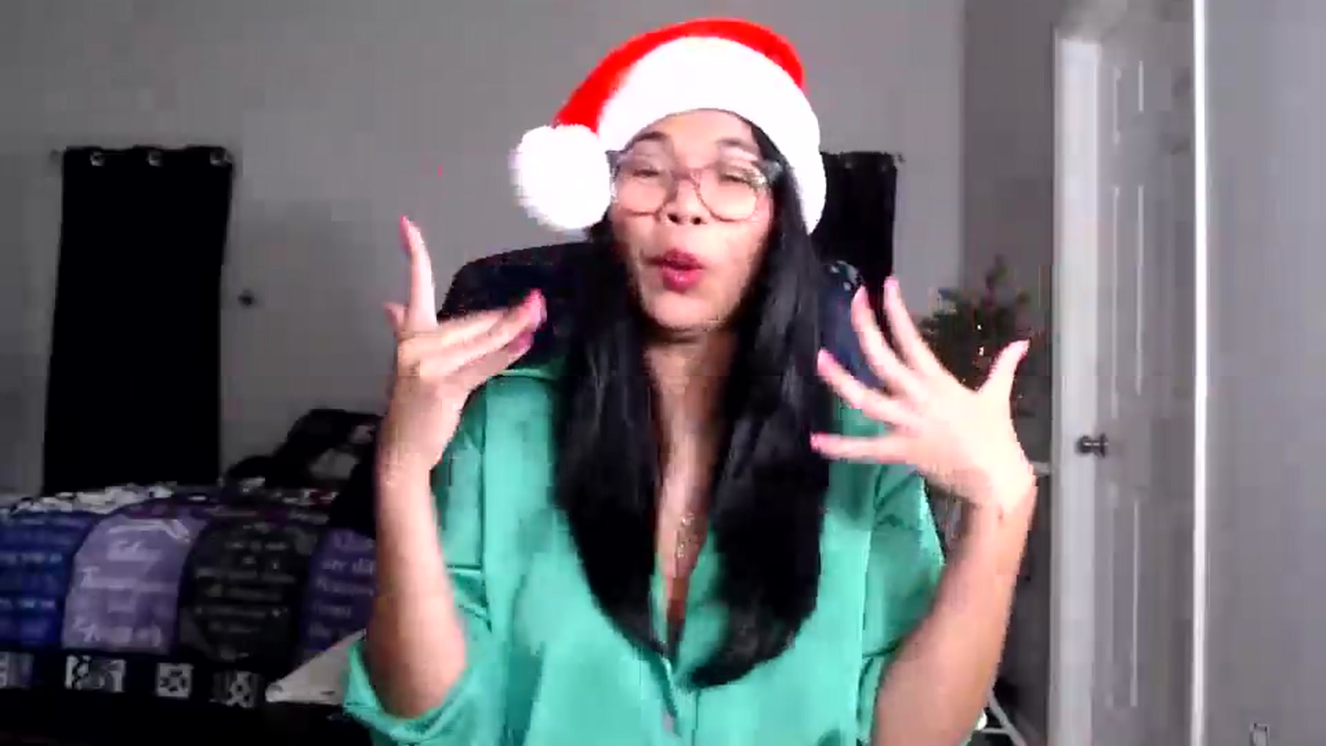 Gallery image thumbnail from Littlekai2025's myfreecams stream on, 12/26/2025, 01:52 image 15 of 20