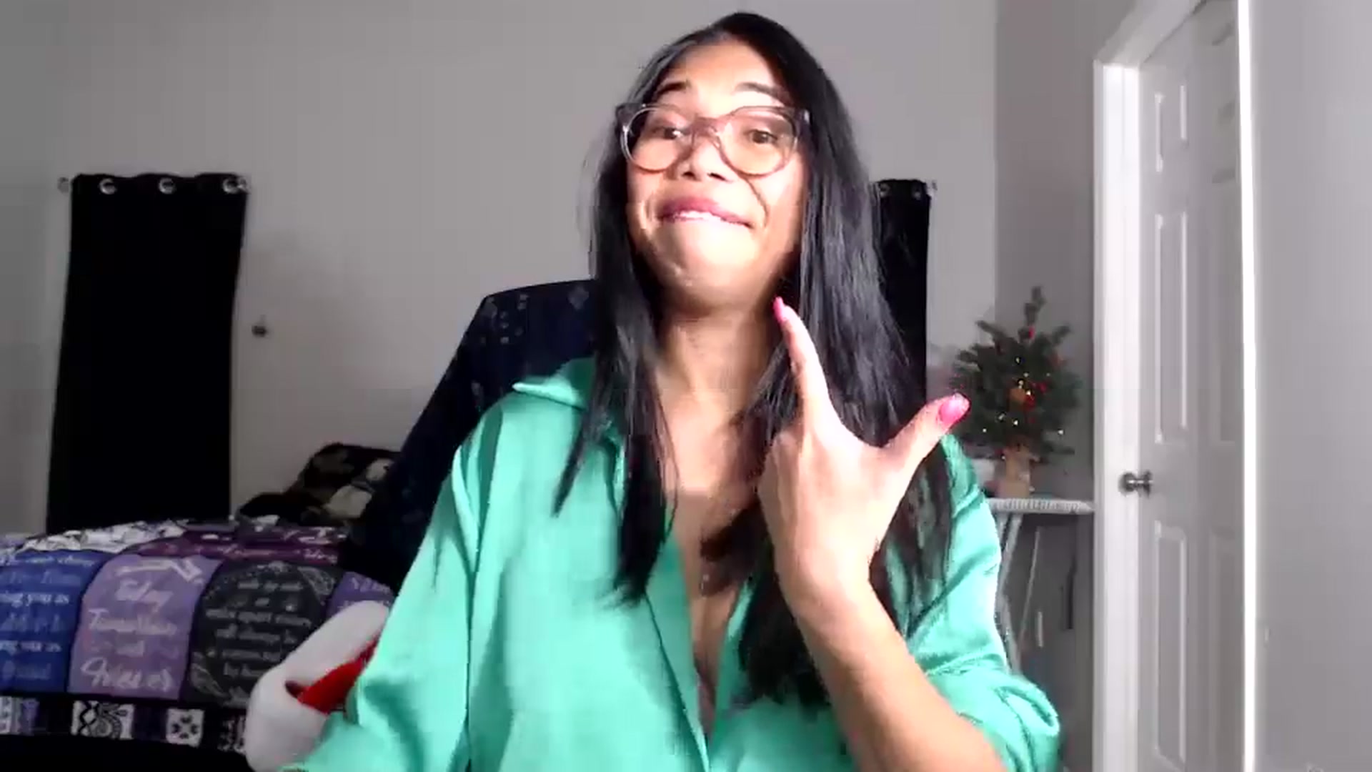 Gallery image thumbnail from Littlekai2025's myfreecams stream on, 12/26/2025, 02:49 image 5 of 20