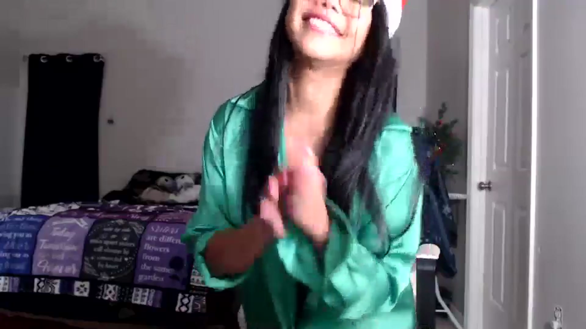 Gallery image thumbnail from Littlekai2025's myfreecams stream on, 12/26/2025, 02:49 image 14 of 20