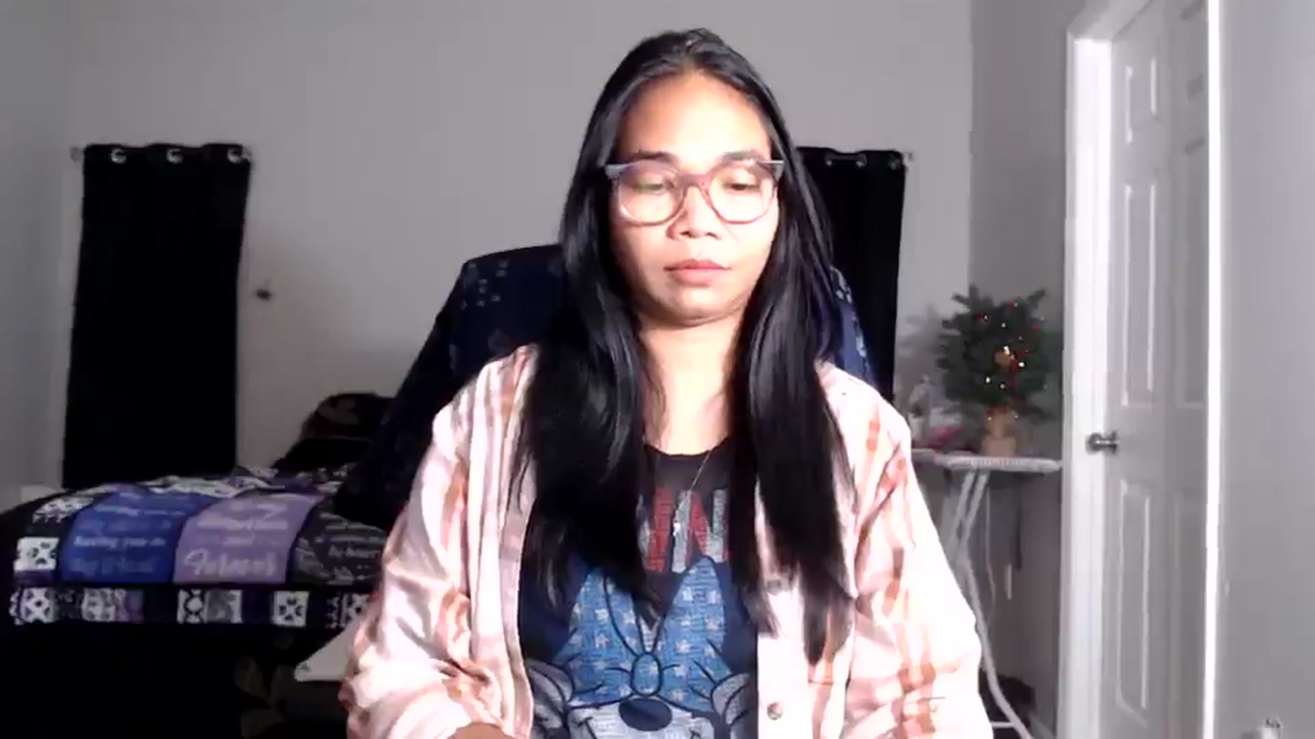 Gallery image thumbnail from Littlekai2025's myfreecams stream on, 12/27/2025, 01:06 image 17 of 20