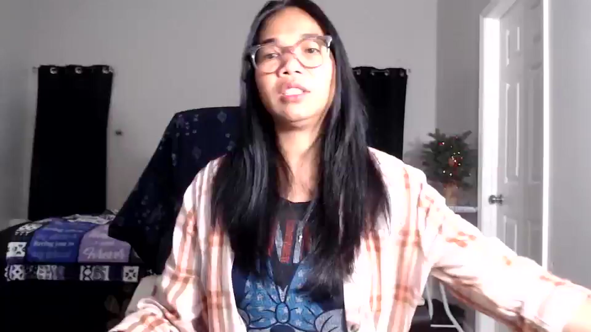 Gallery image thumbnail from Littlekai2025's myfreecams stream on, 12/27/2025, 01:06 image 11 of 20