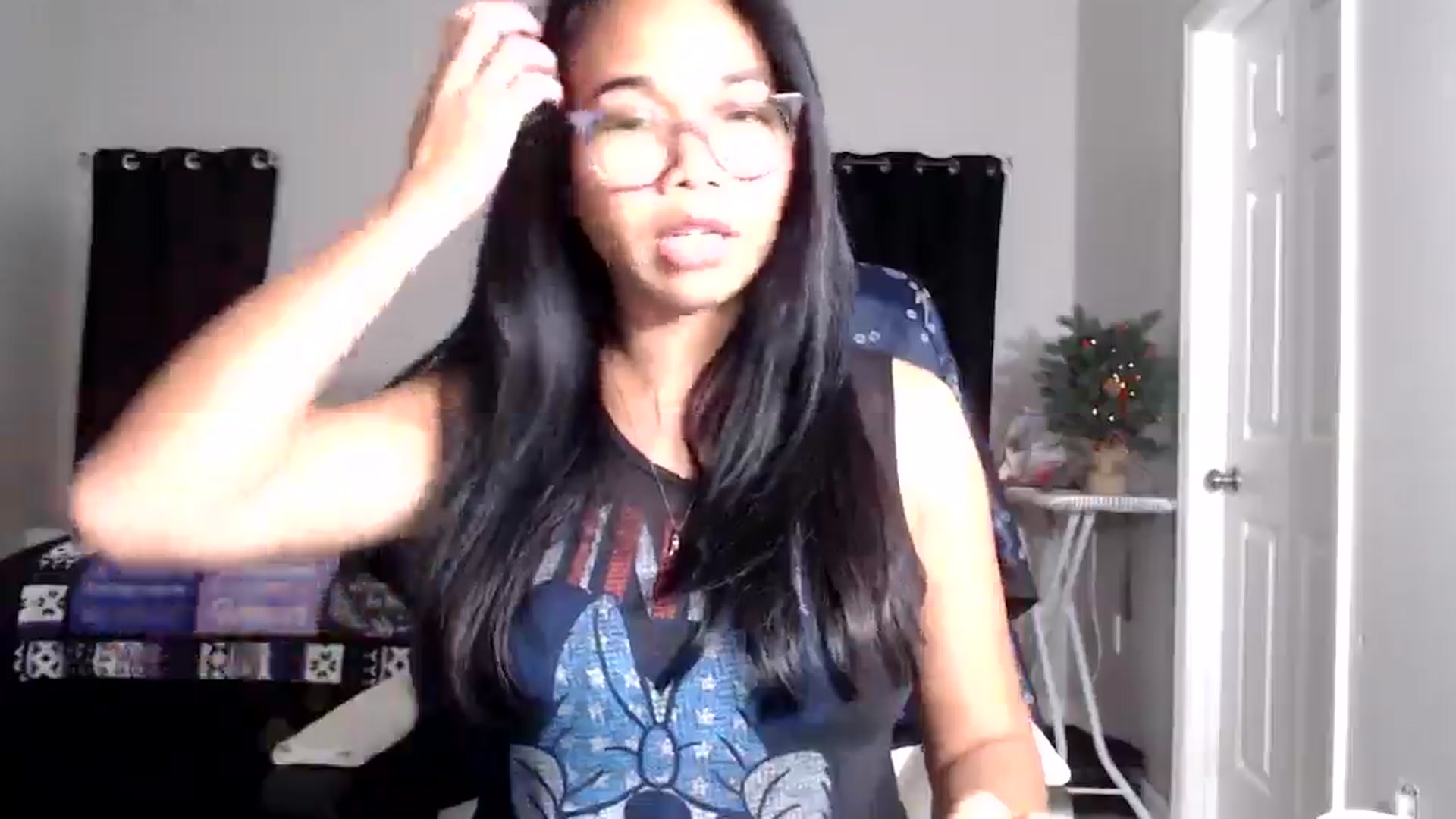 Gallery image thumbnail from Littlekai2025's myfreecams stream on, 12/27/2025, 04:56 image 10 of 20
