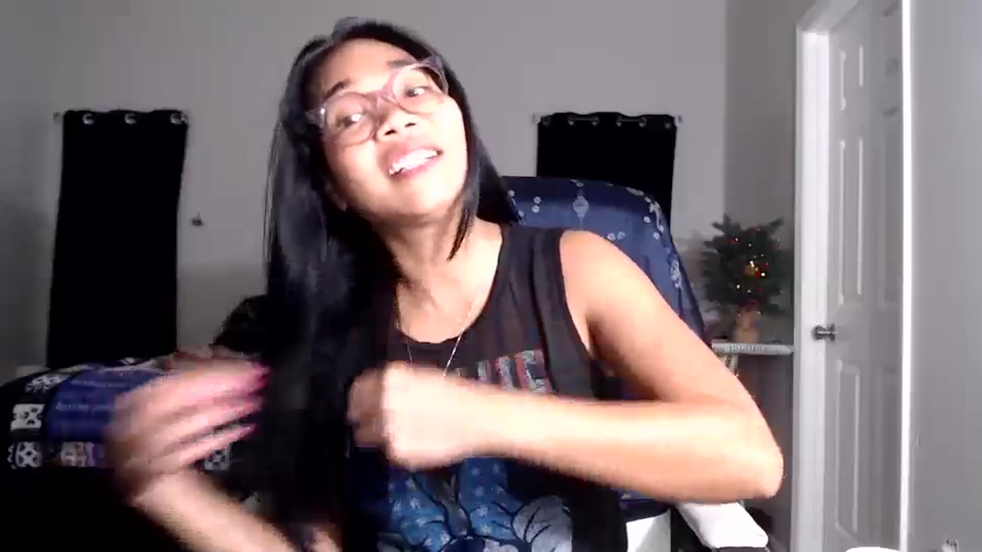 Gallery image thumbnail from Littlekai2025's myfreecams stream on, 12/27/2025, 04:56 image 5 of 20
