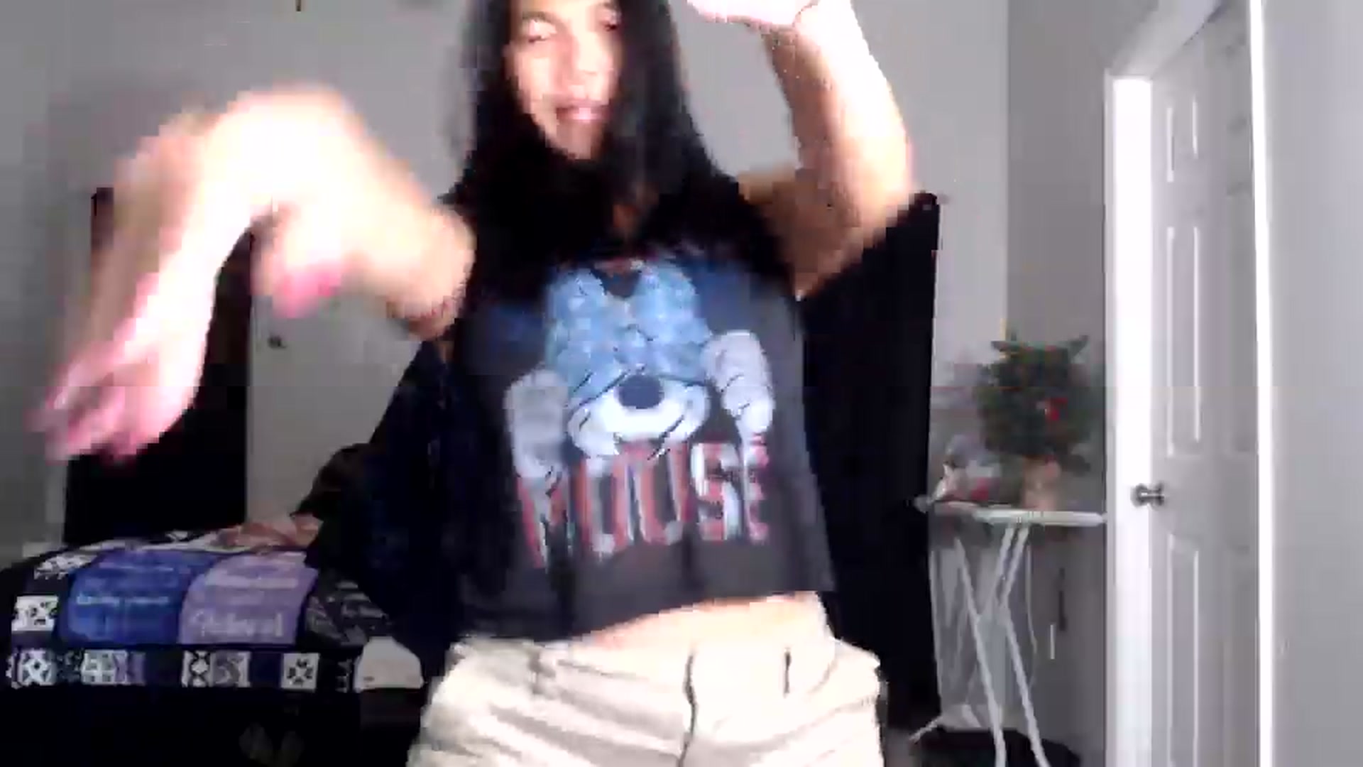 Gallery image thumbnail from Littlekai2025's myfreecams stream on, 12/27/2025, 04:56 image 20 of 20