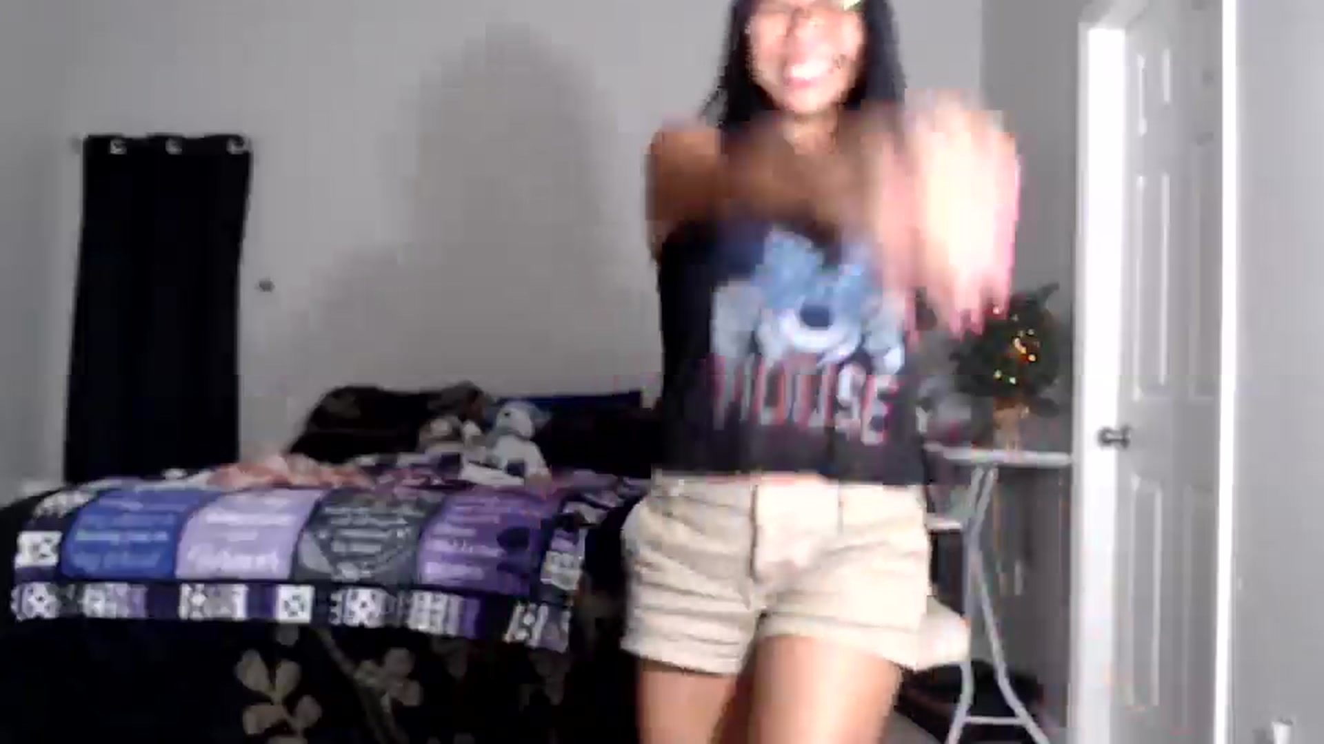 Gallery image thumbnail from Littlekai2025's myfreecams stream on, 12/27/2025, 04:56 image 15 of 20
