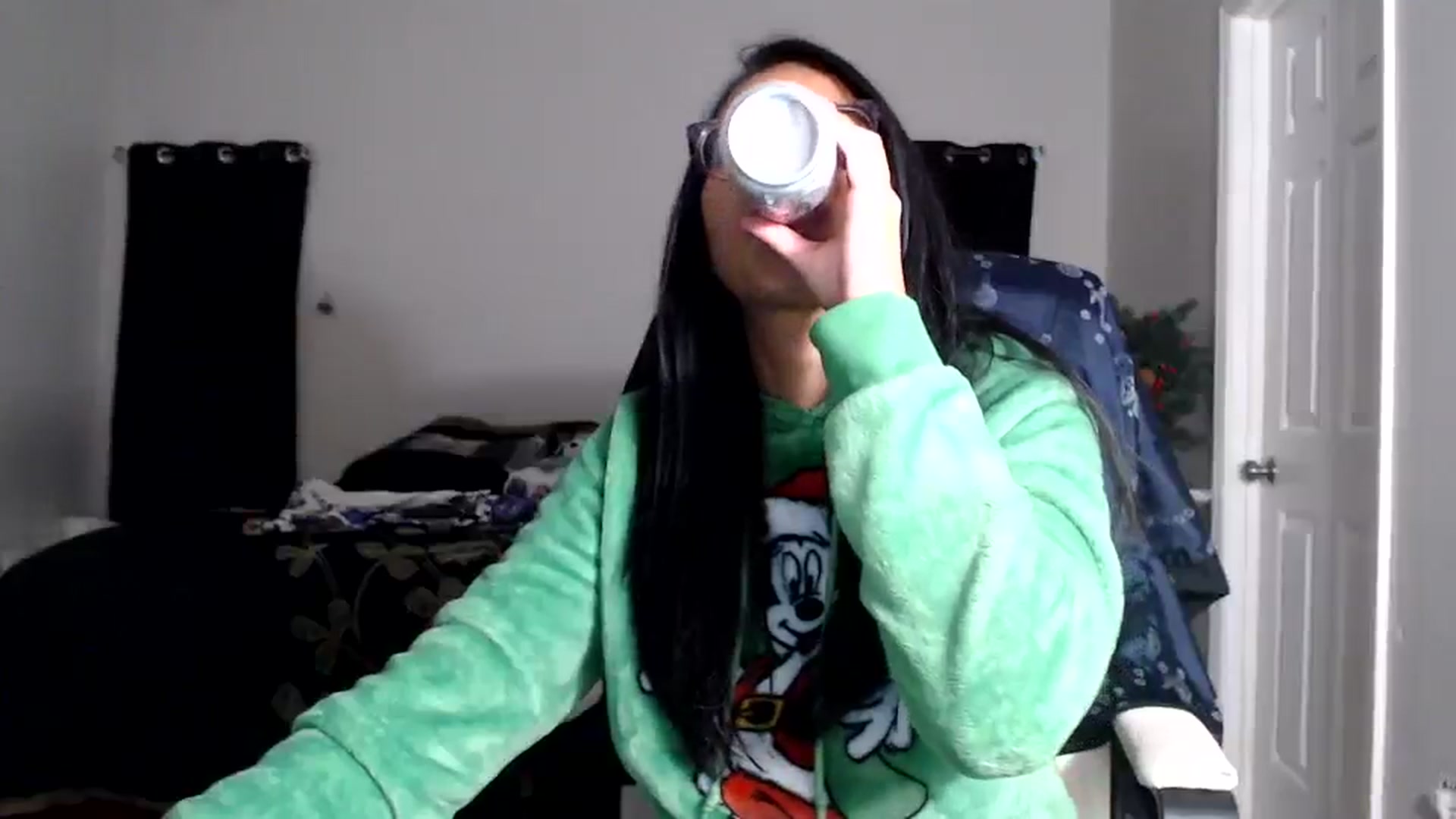 Gallery image thumbnail from Littlekai2025's myfreecams stream on, 12/28/2025, 06:39 image 19 of 20