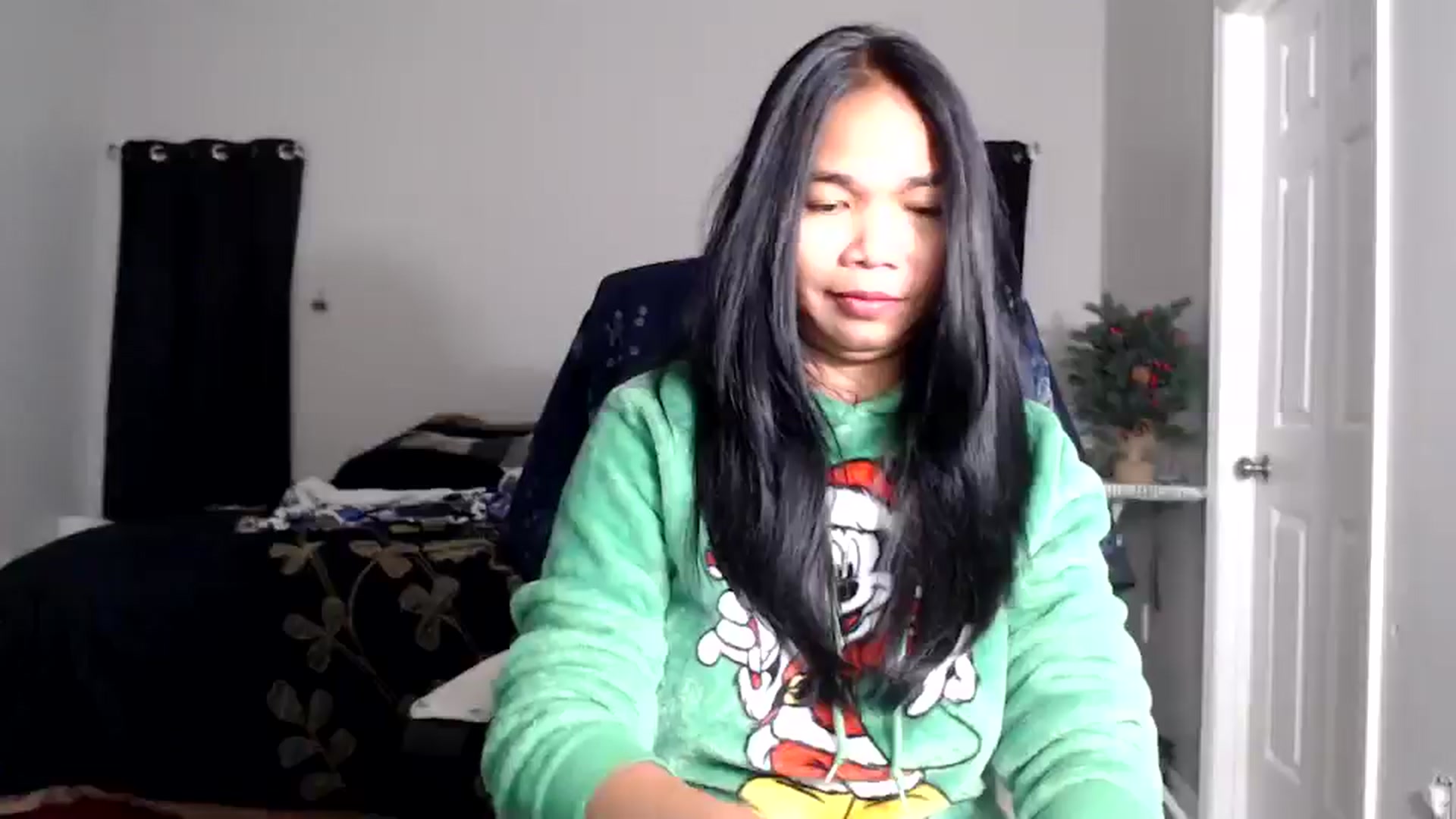Gallery image thumbnail from Littlekai2025's myfreecams stream on, 12/28/2025, 06:39 image 9 of 20