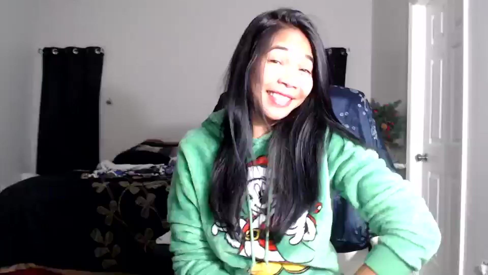 Gallery image thumbnail from Littlekai2025's myfreecams stream on, 12/28/2025, 06:39 image 13 of 20