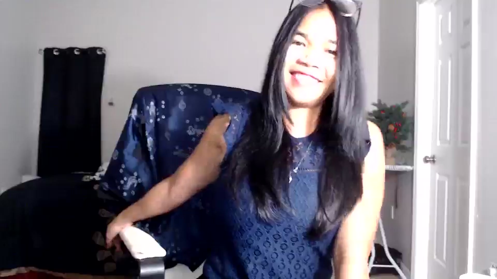 Gallery image thumbnail from Littlekai2025's myfreecams stream on, 12/28/2025, 06:39 image 4 of 20