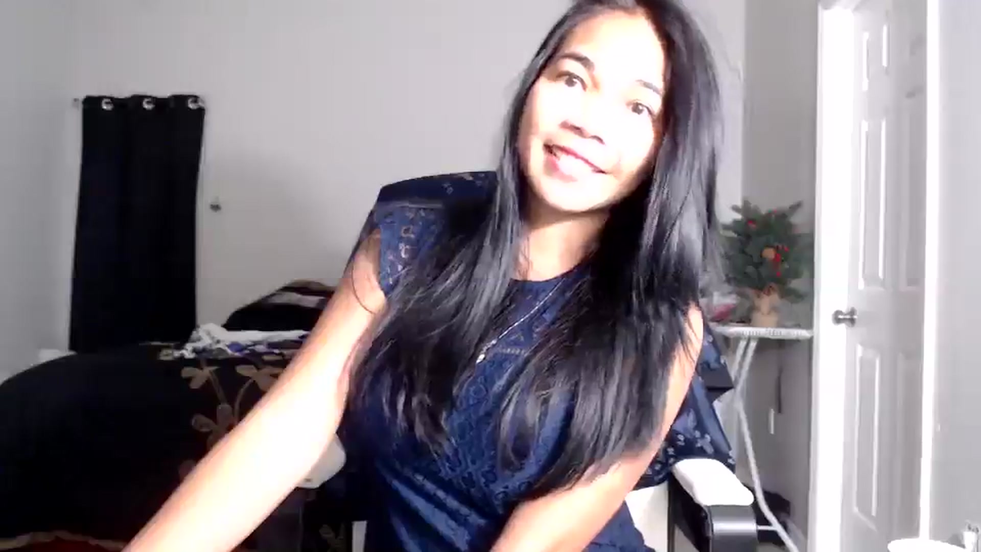 Gallery image thumbnail from Littlekai2025's myfreecams stream on, 12/28/2025, 06:39 image 7 of 20
