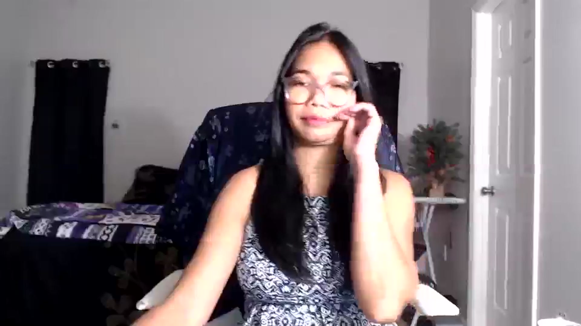 Gallery image thumbnail from Littlekai2025's myfreecams stream on, 12/29/2025, 05:55 image 5 of 20