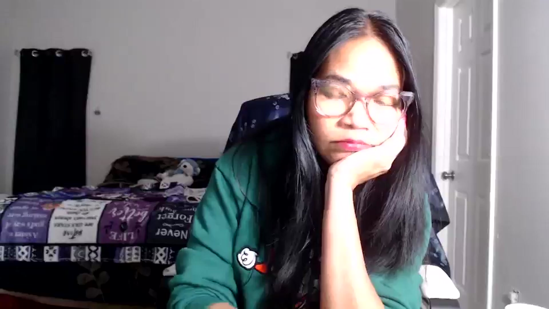 Gallery image thumbnail from Littlekai2025's myfreecams stream on, 12/31/2025, 01:17 image 16 of 20
