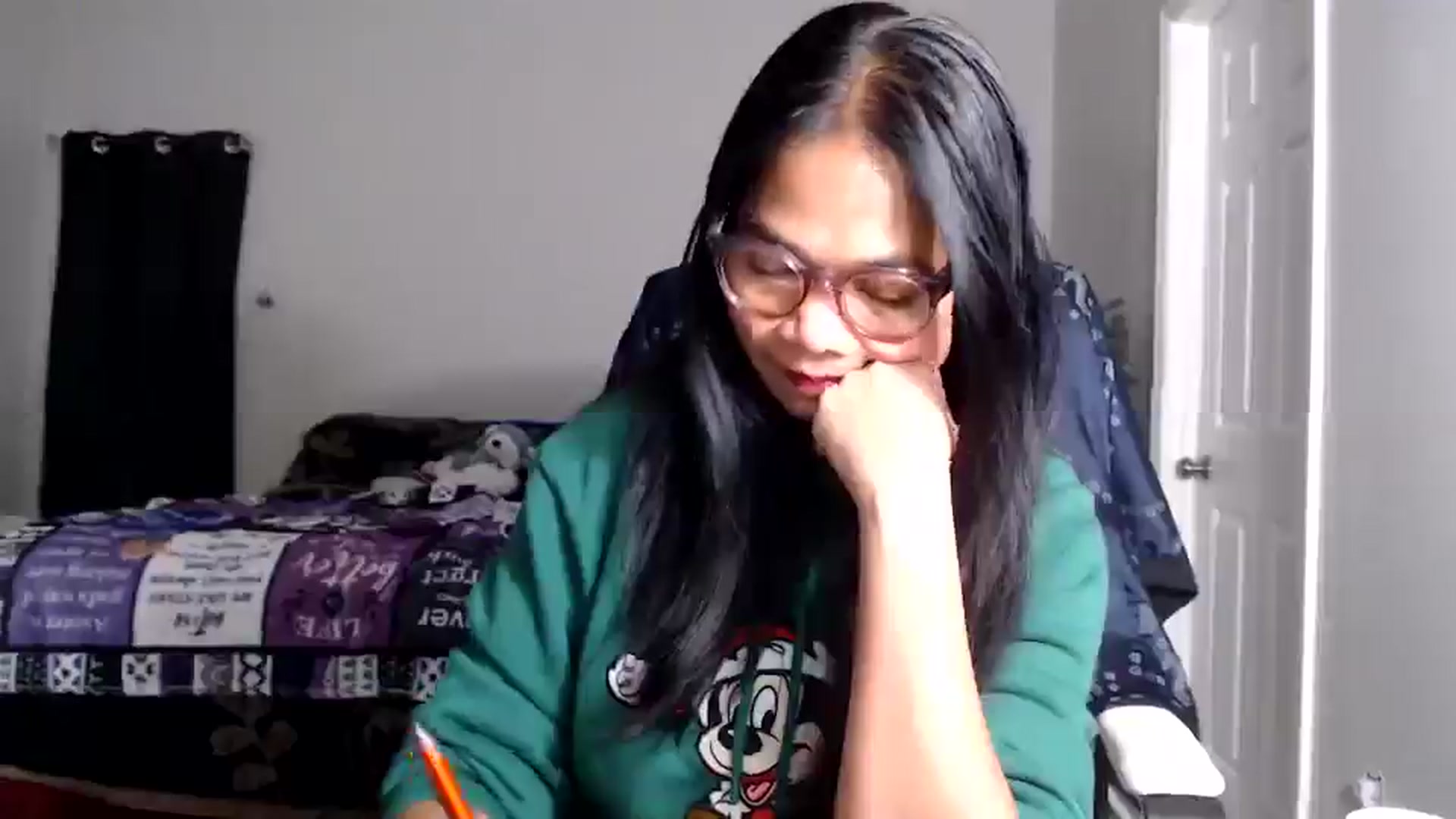 Gallery image thumbnail from Littlekai2025's myfreecams stream on, 12/31/2025, 01:17 image 15 of 20