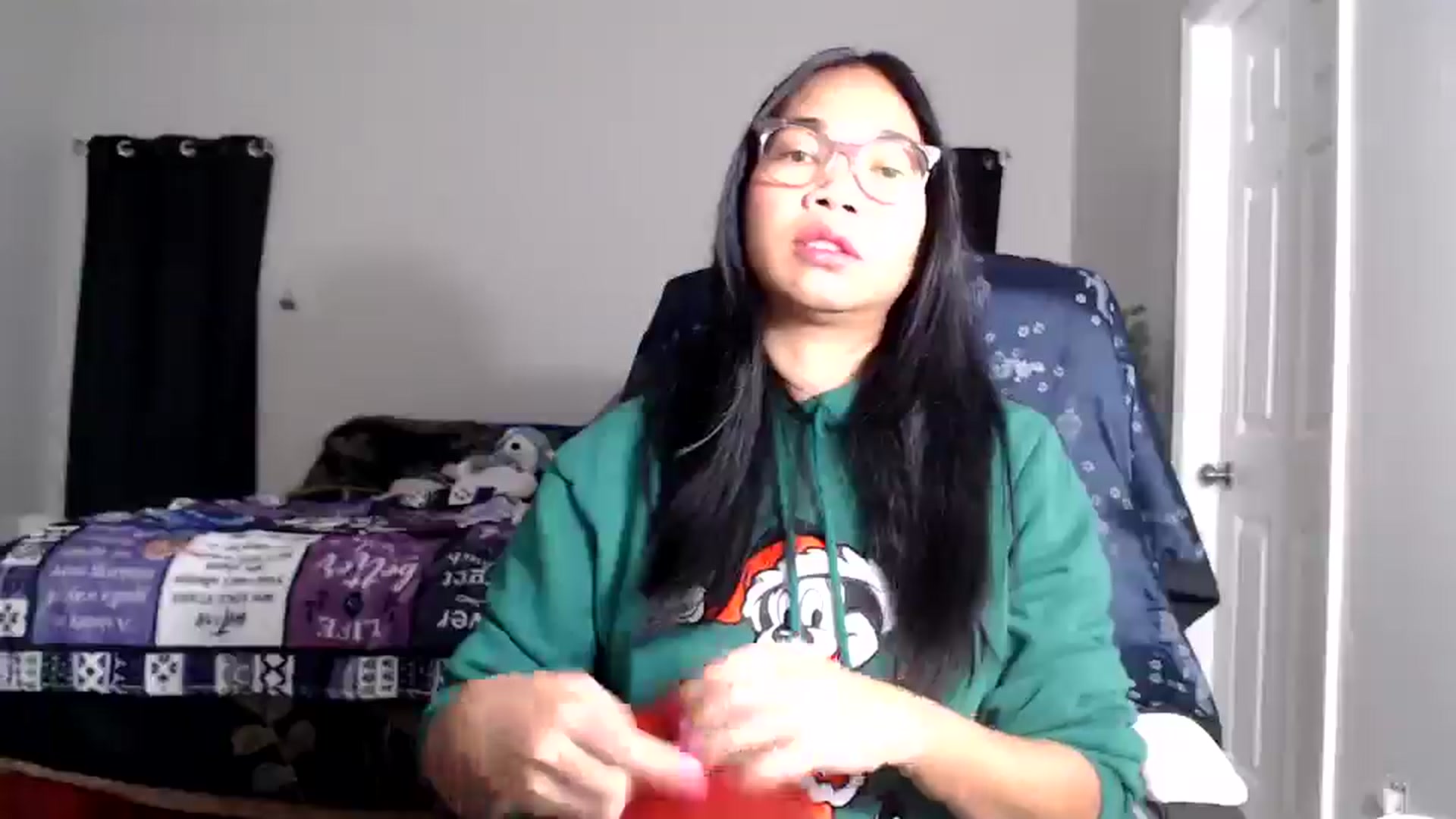Gallery image thumbnail from Littlekai2025's myfreecams stream on, 12/31/2025, 01:17 image 14 of 20