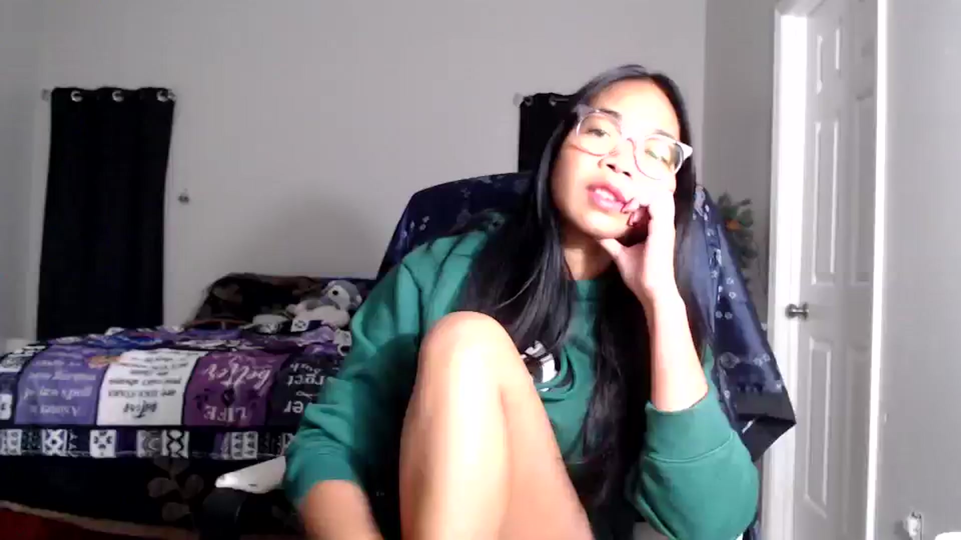 Gallery image thumbnail from Littlekai2025's myfreecams stream on, 12/31/2025, 01:17 image 1 of 20