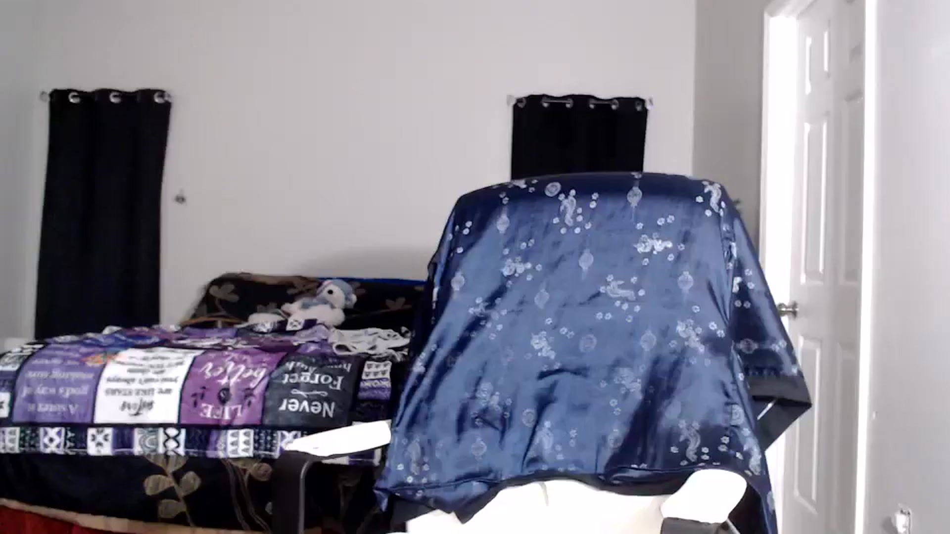 Gallery image thumbnail from Littlekai2025's myfreecams stream on, 12/31/2025, 01:17 image 5 of 20