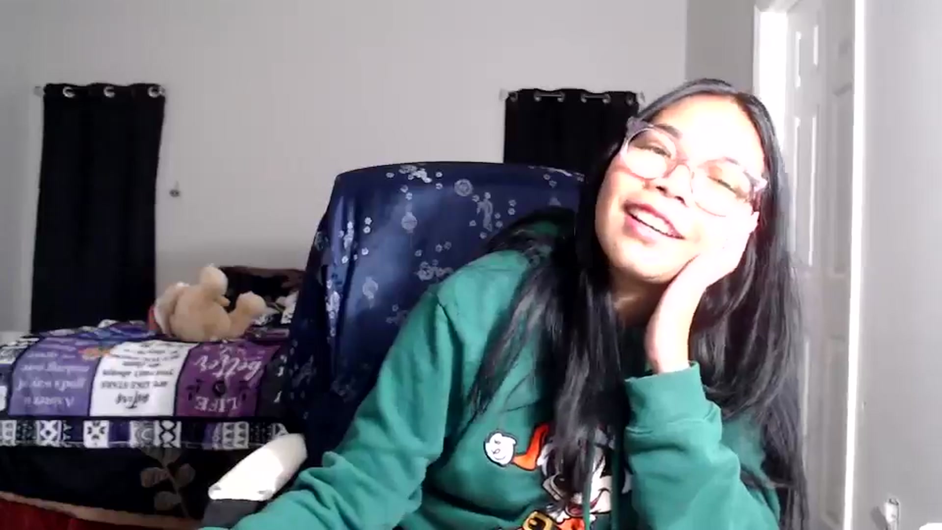 Gallery image thumbnail from Littlekai2025's myfreecams stream on, 12/31/2025, 02:43 image 11 of 20