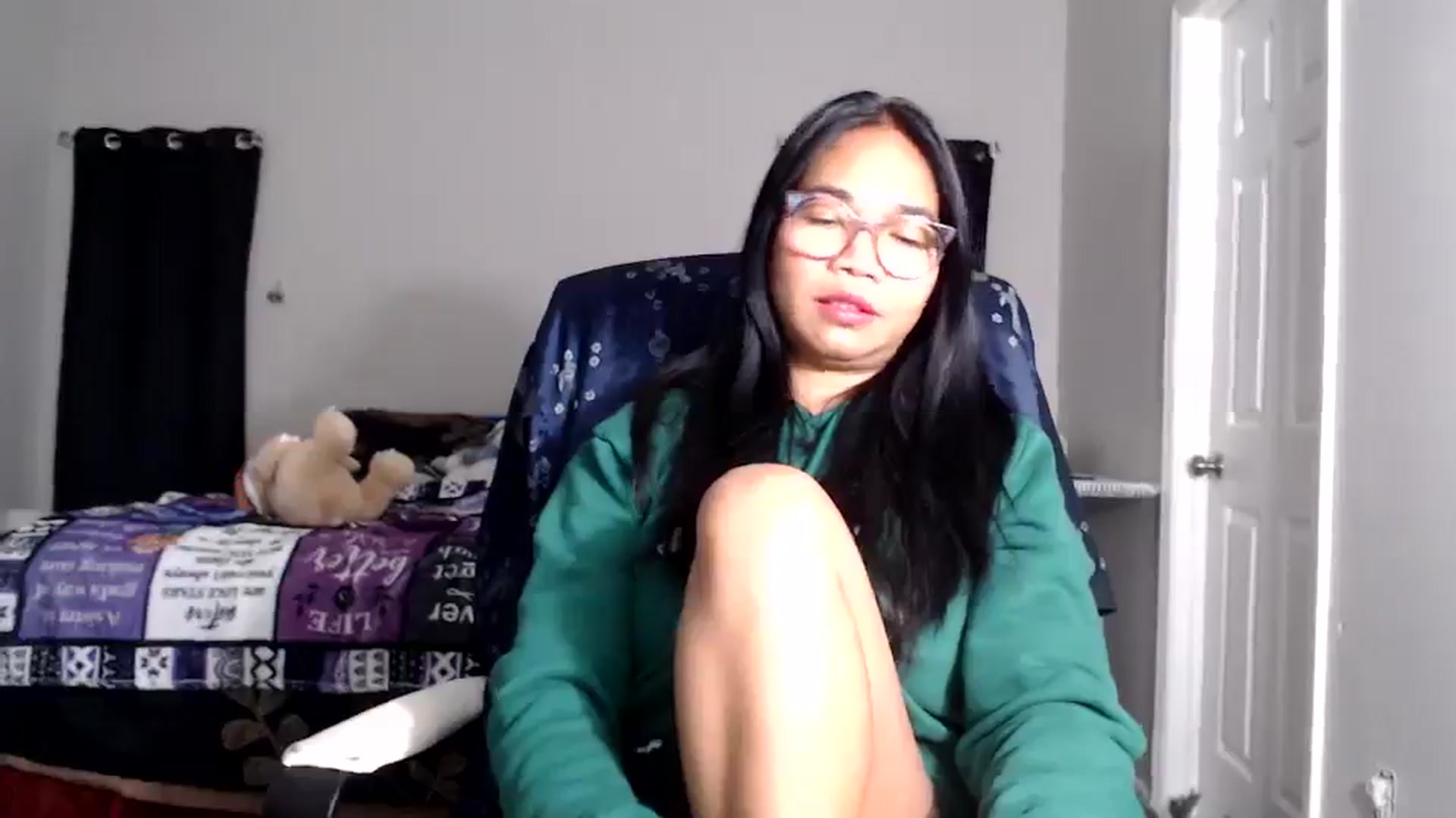 Gallery image thumbnail from Littlekai2025's myfreecams stream on, 12/31/2025, 02:43 image 7 of 20