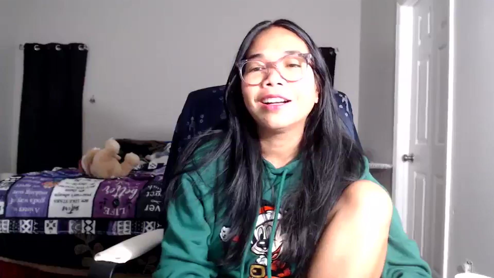 Gallery image thumbnail from Littlekai2025's myfreecams stream on, 12/31/2025, 02:43 image 9 of 20