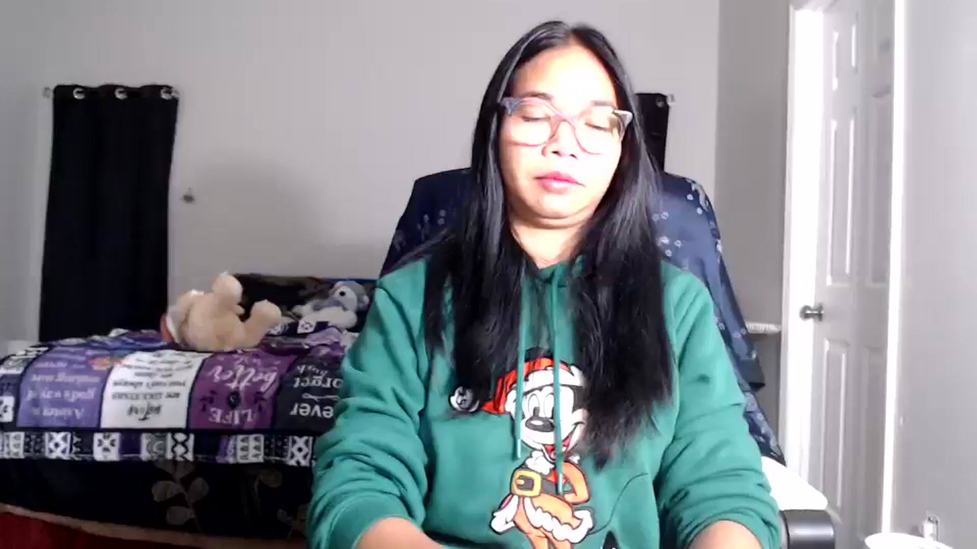 Gallery image thumbnail from Littlekai2025's myfreecams stream on, 12/31/2025, 02:43 image 1 of 20